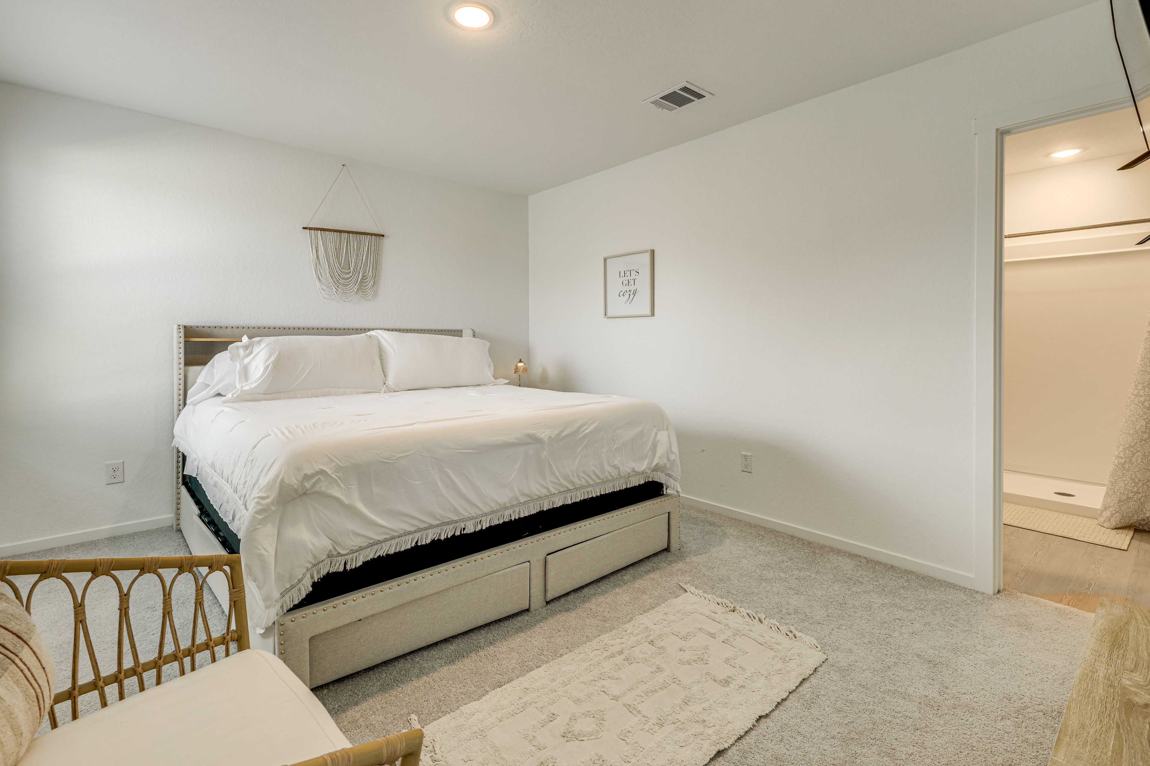 Bedroom 1 | King Bed