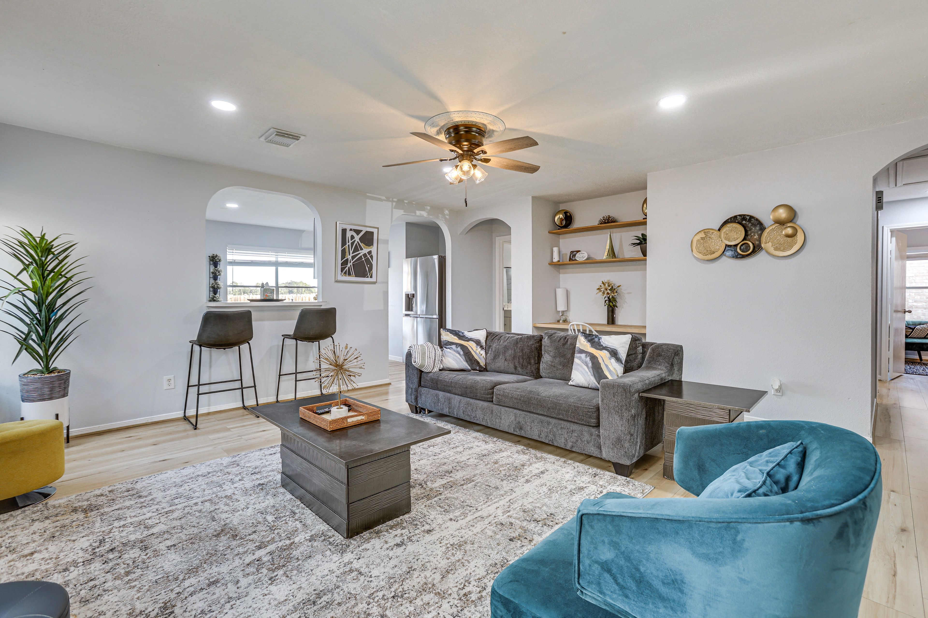 Living Room | Queen Sleeper Sofa