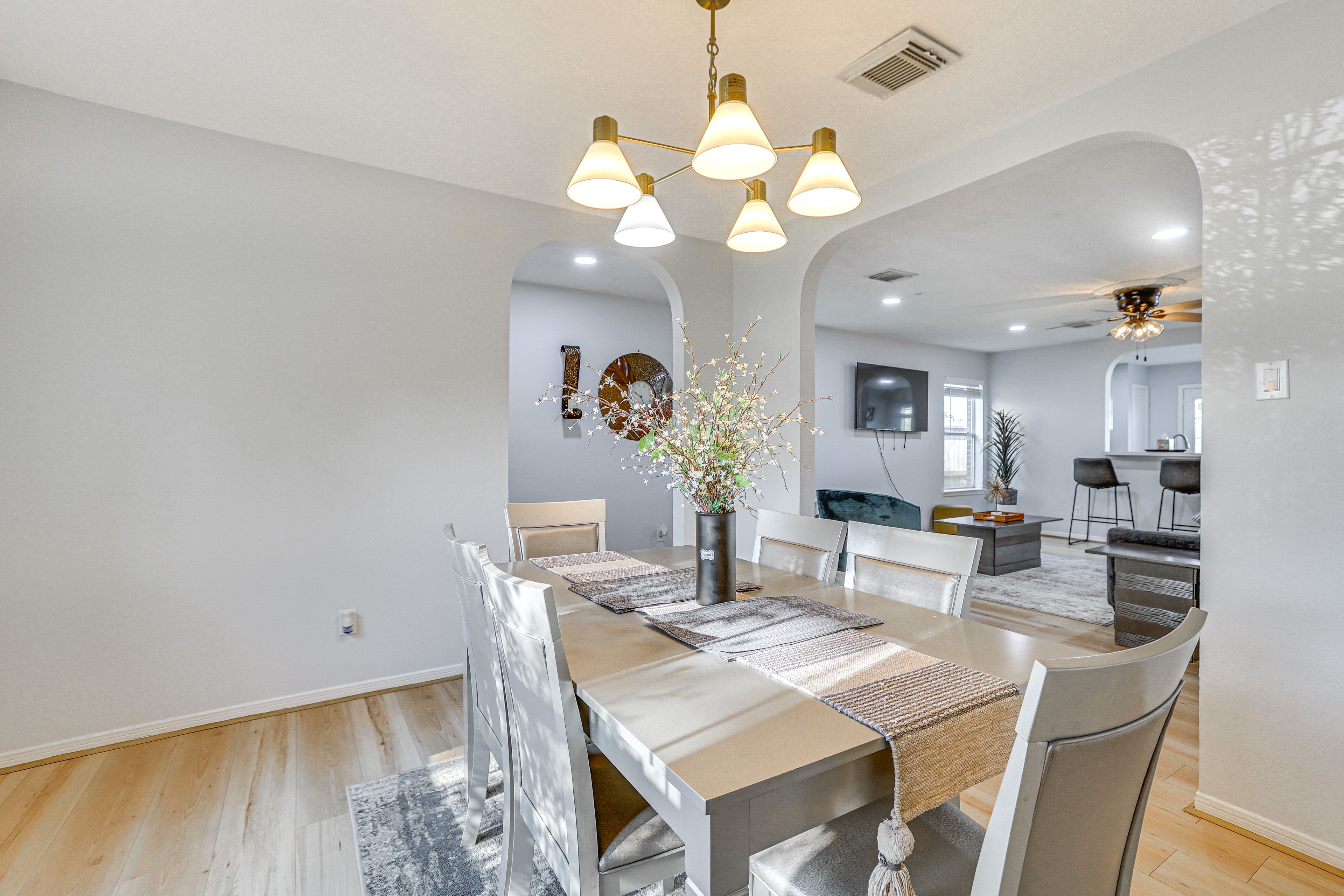 Dining Area | Dishware & Flatware