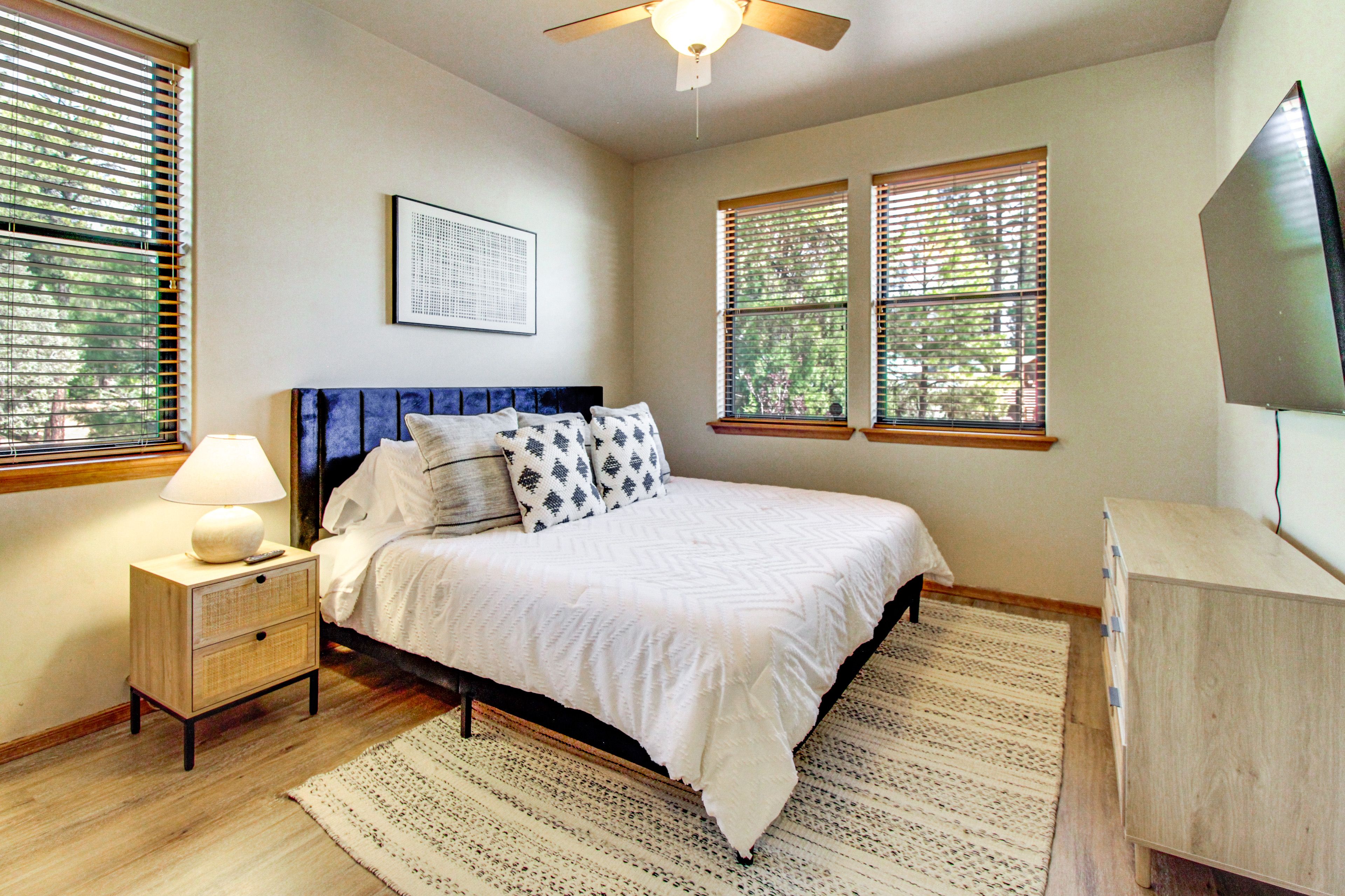 Bedroom 2 | King Bed