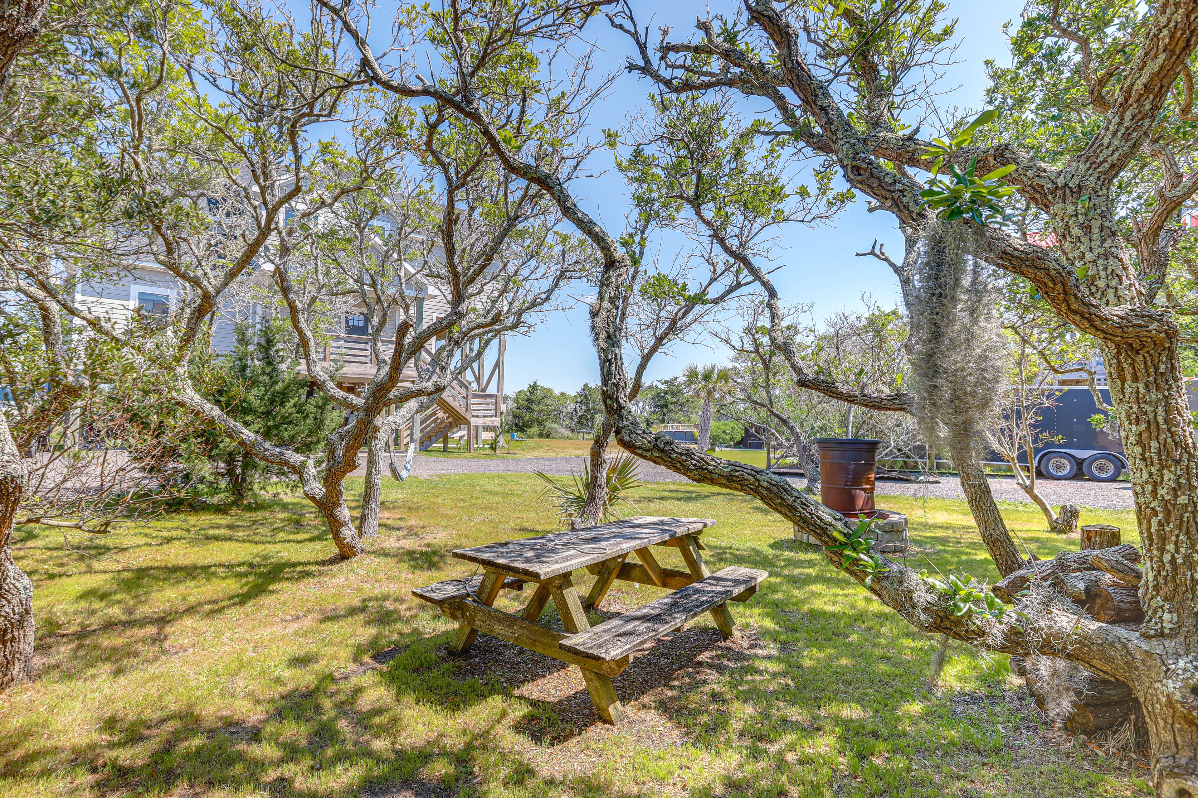 Picnic Table | Wood-Burning Fire Pit