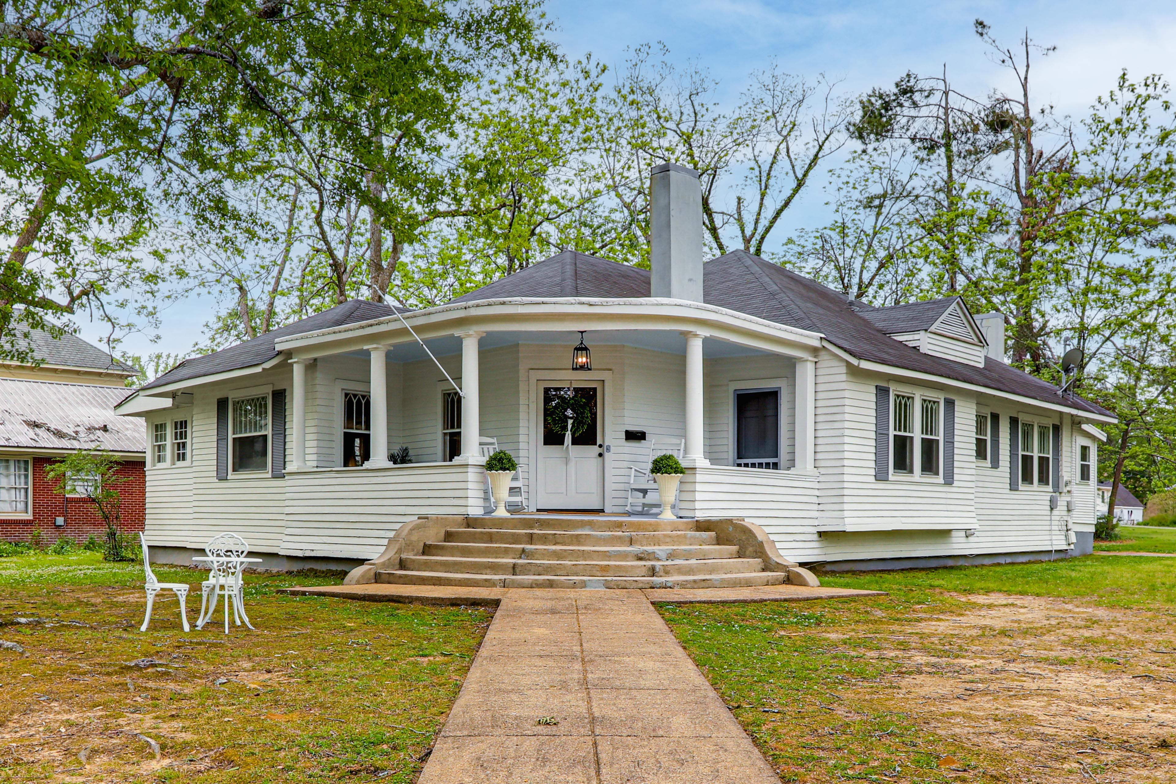 Oxford Vacation Rental | 3BR | 2.5BA | 2,500 Sq Ft | Stairs Required