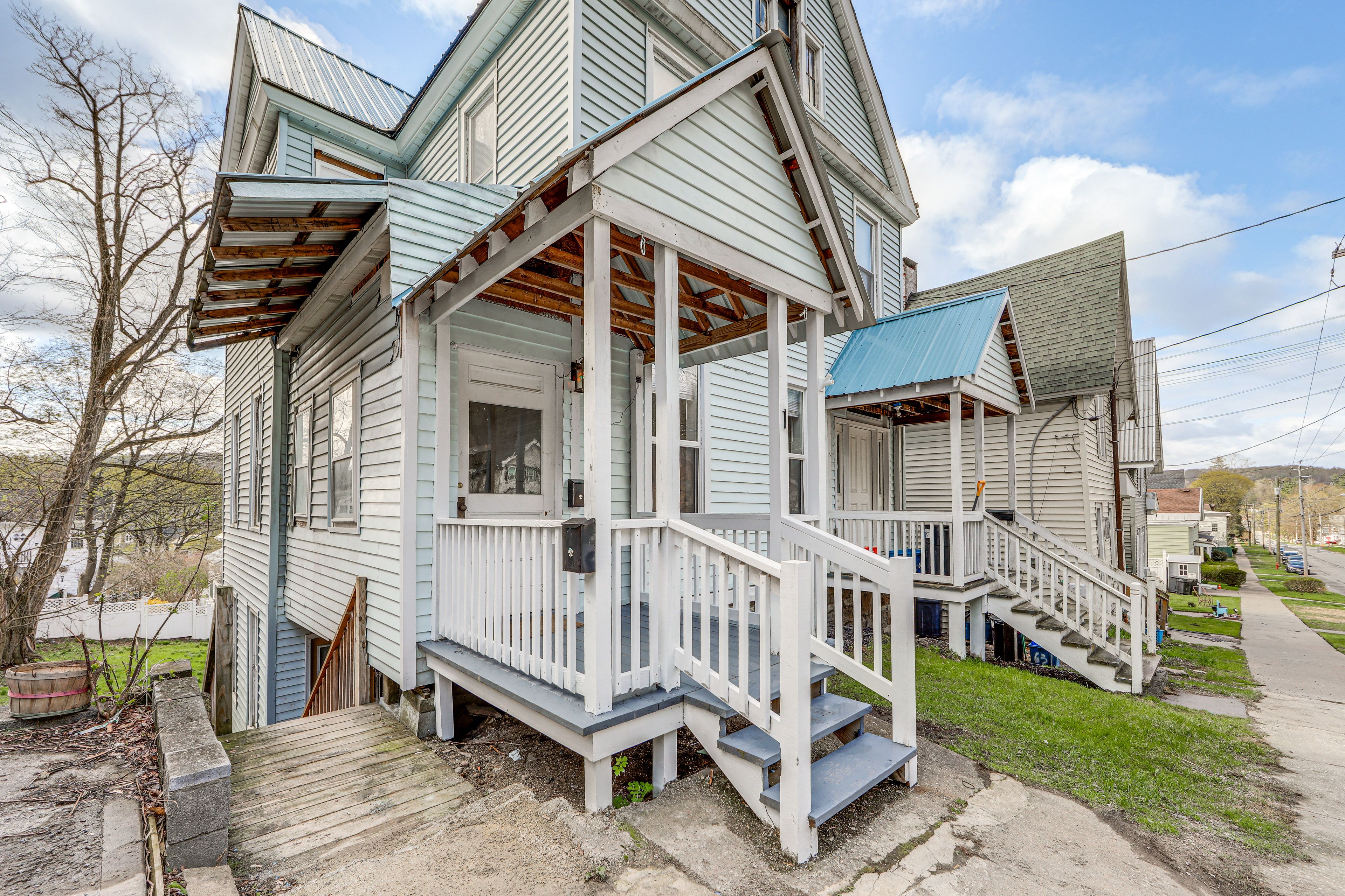 Exterior | Single-Story Unit
