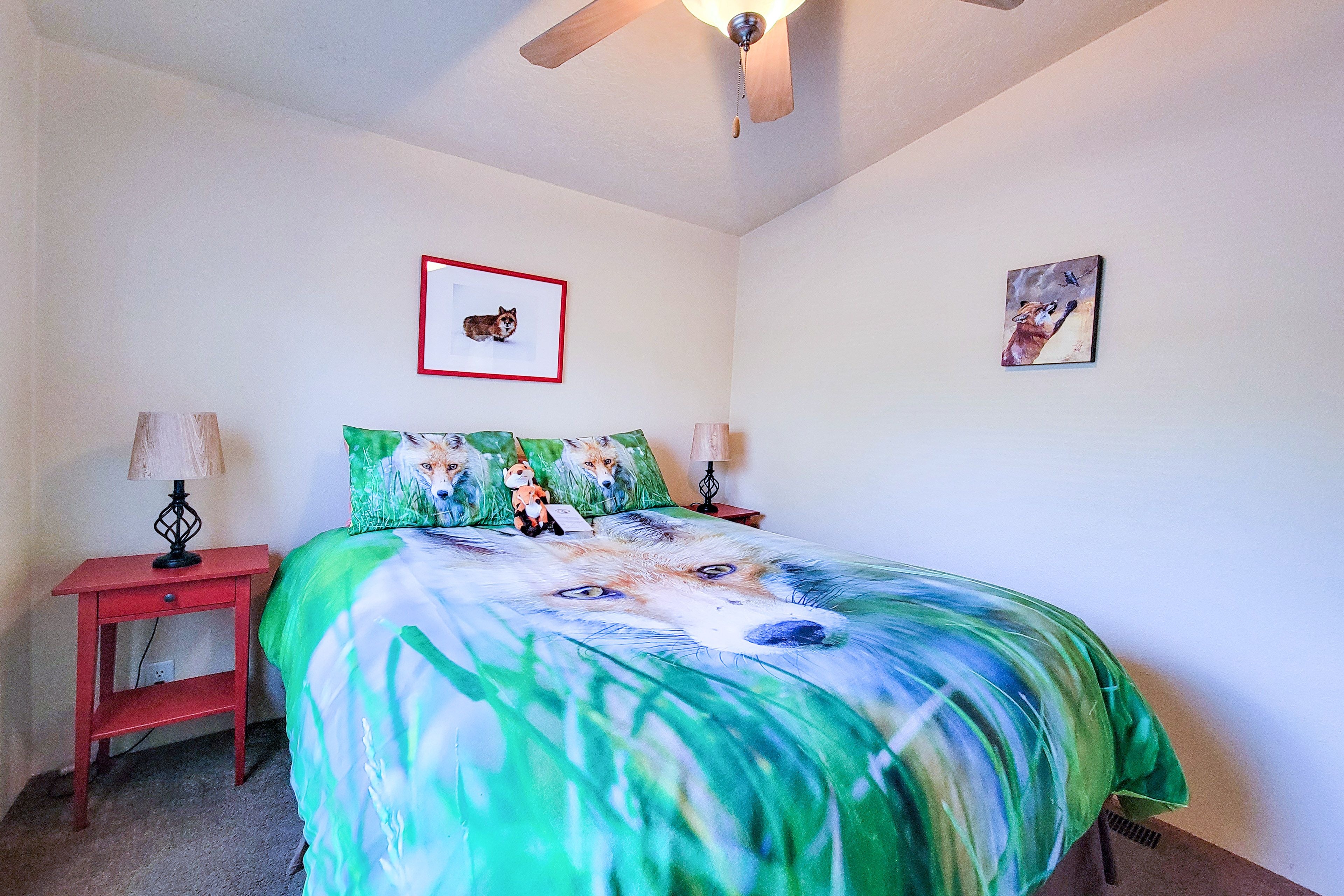 Bedroom 2 | Queen Bed