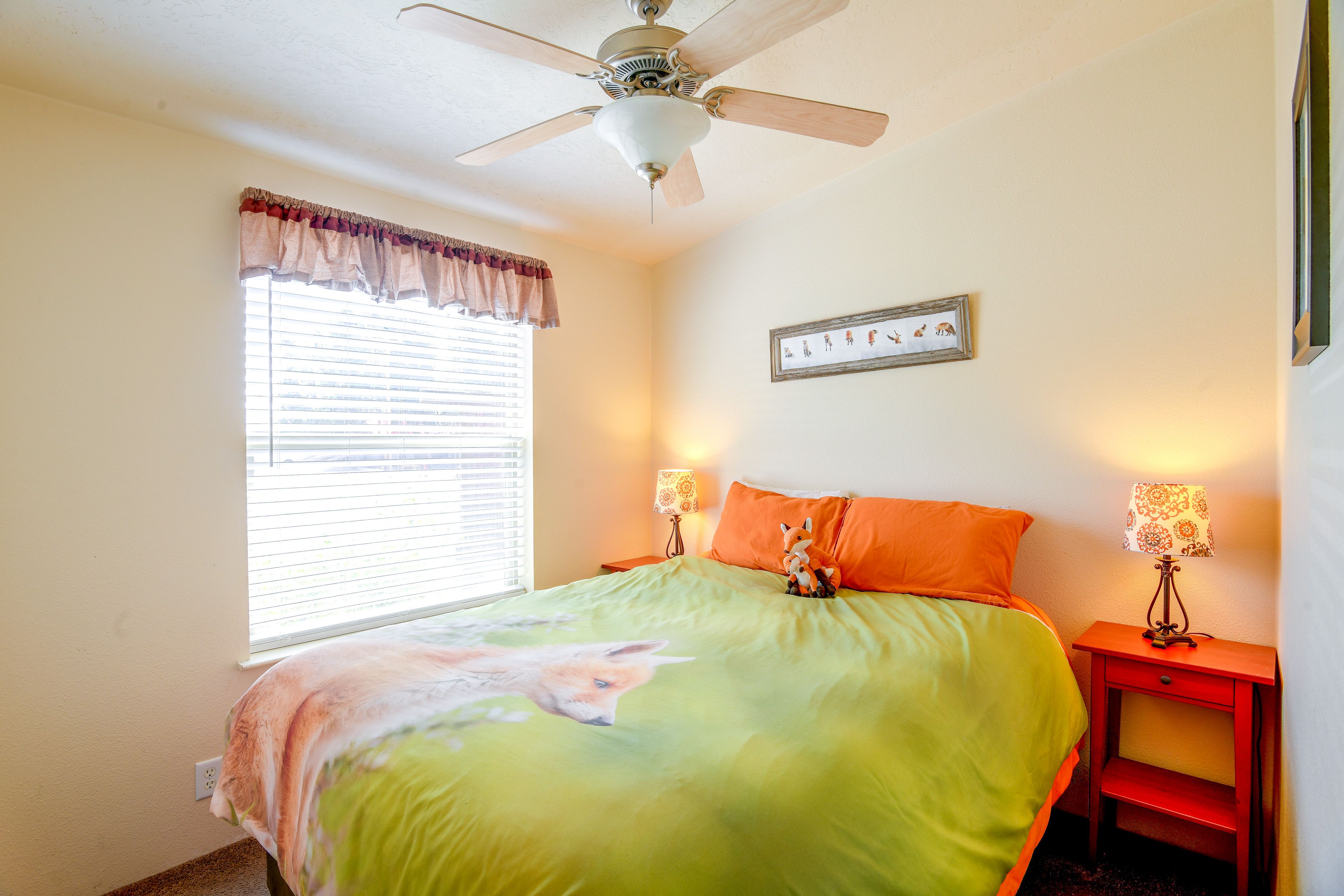 Bedroom 2 | Queen Bed
