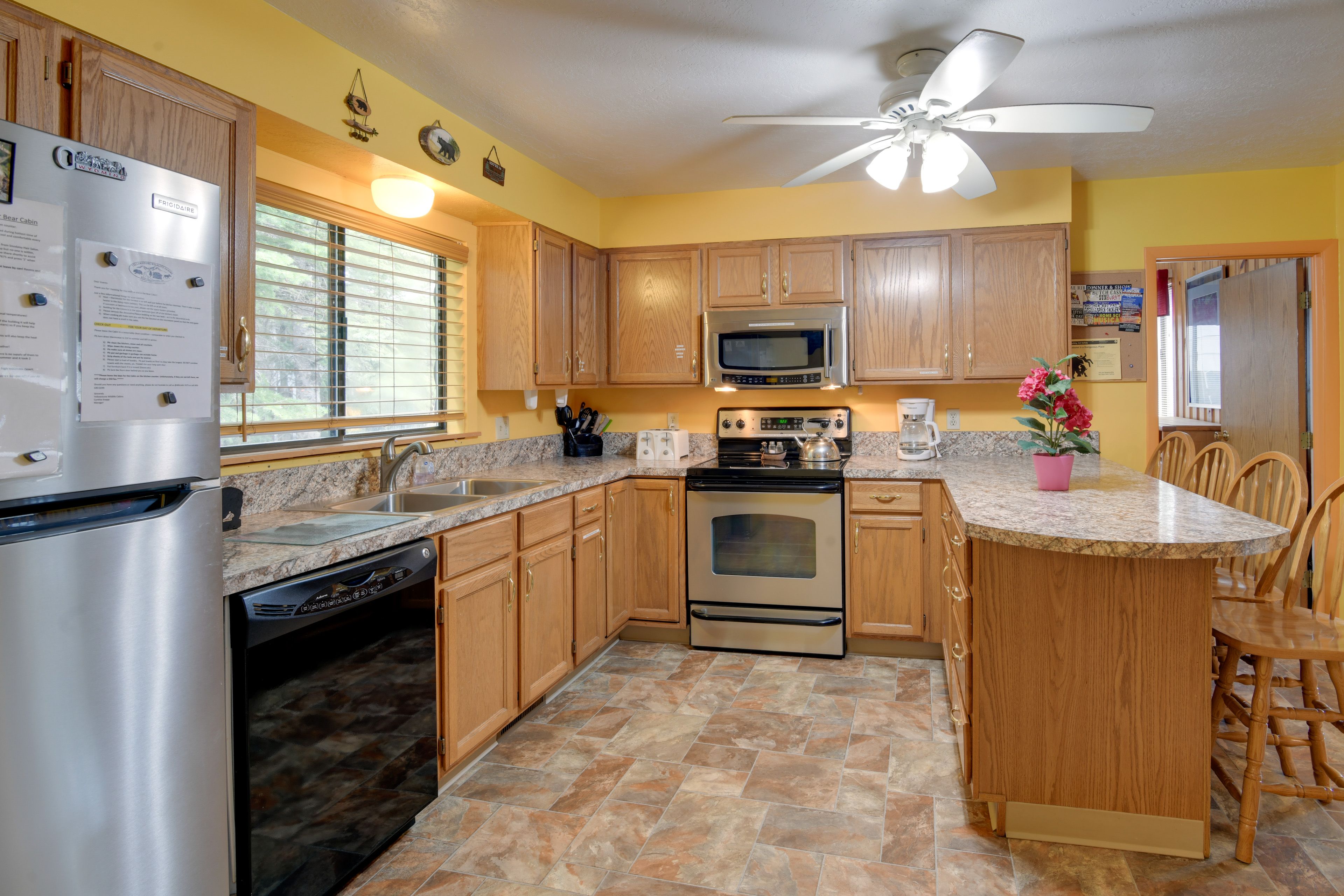Kitchen | Refrigerator | Dishwasher