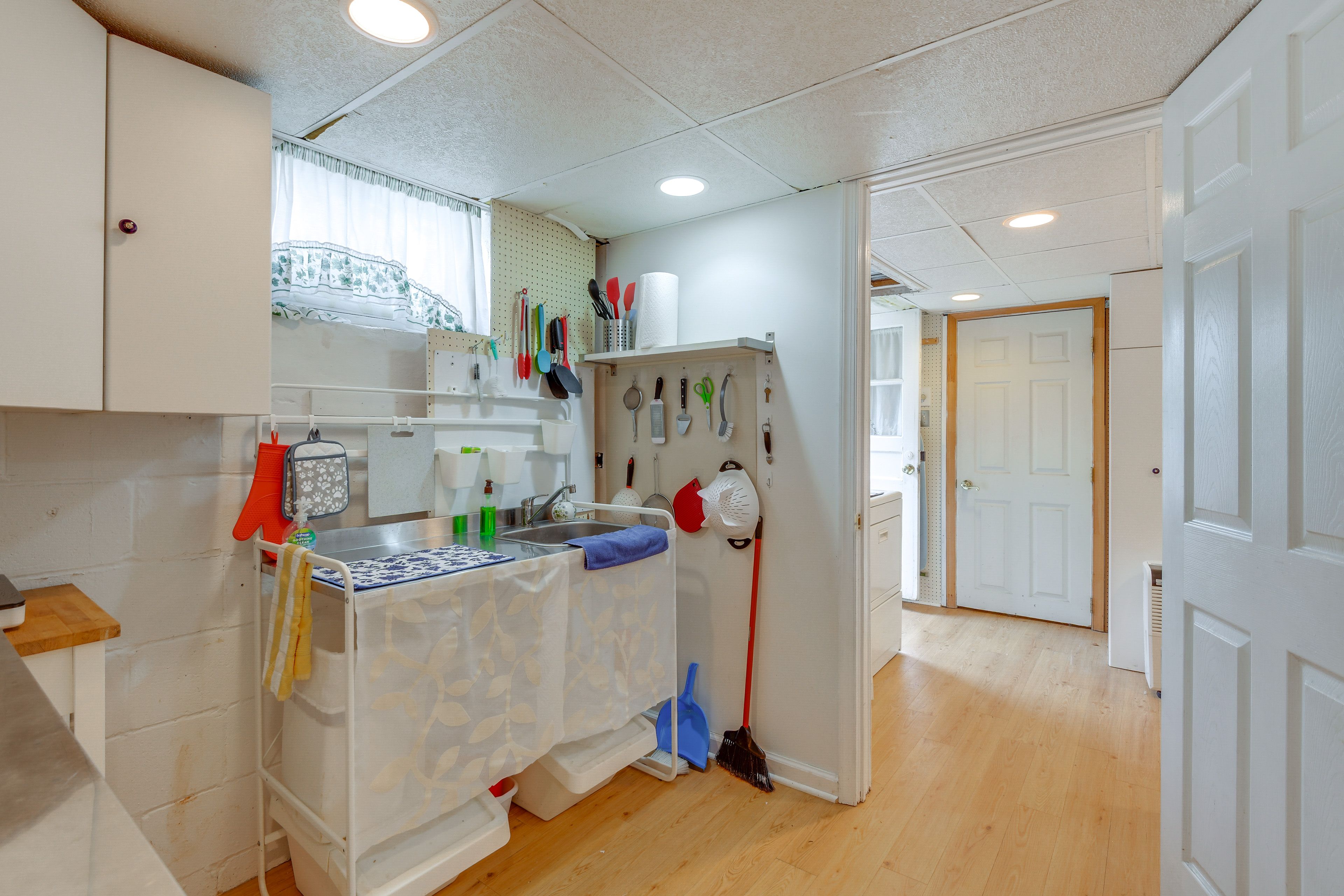 Kitchenette | Air Fryer | Drip Coffee Maker