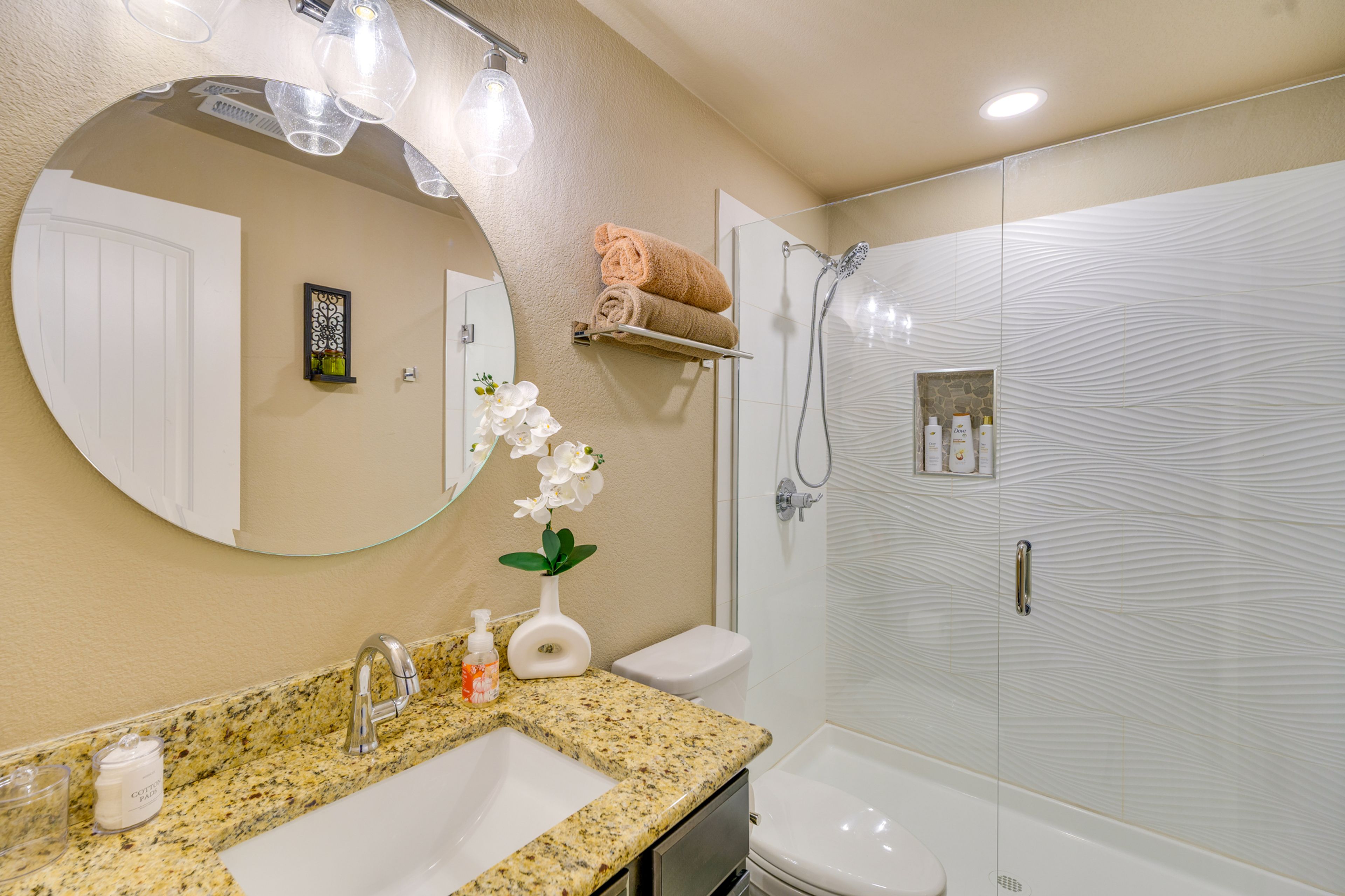 Full Bathroom | Lower Level