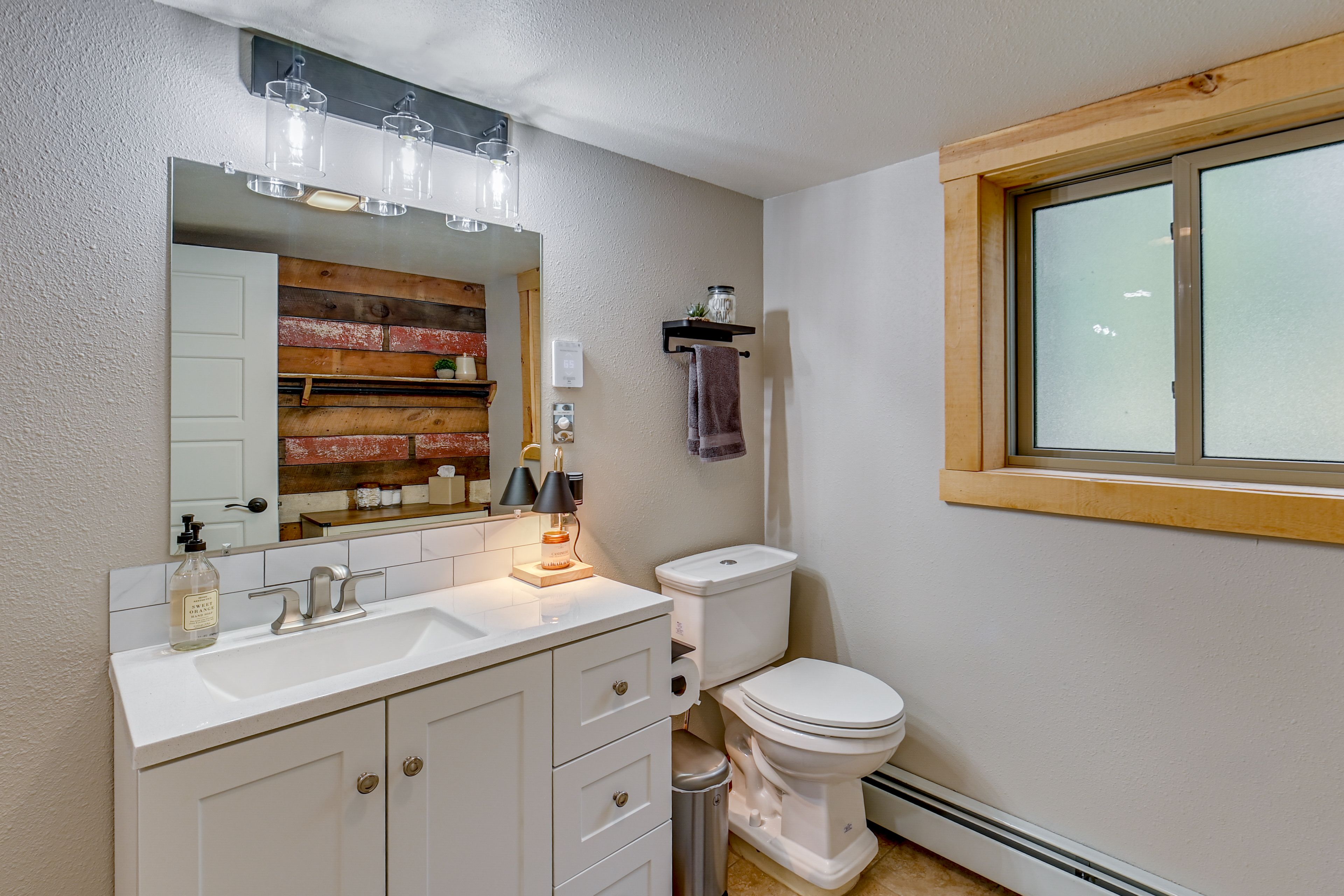 Bathroom | Lower Floor