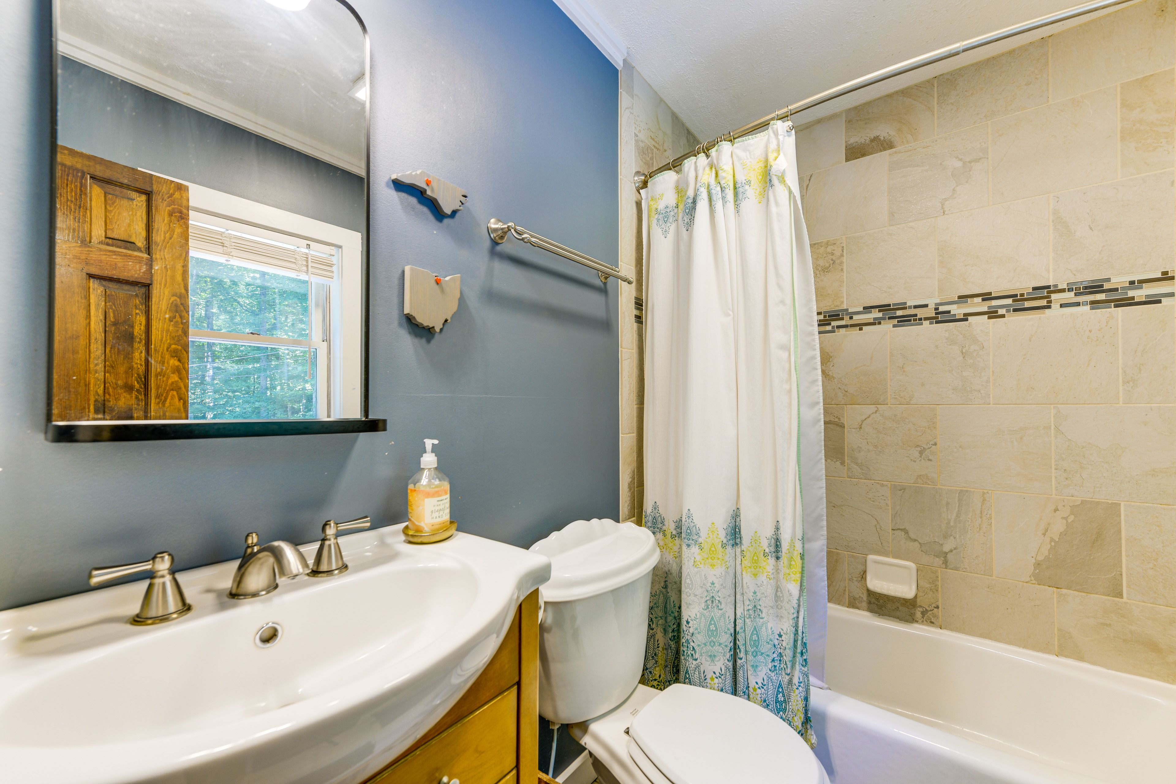 Full Bathroom | 1st Floor