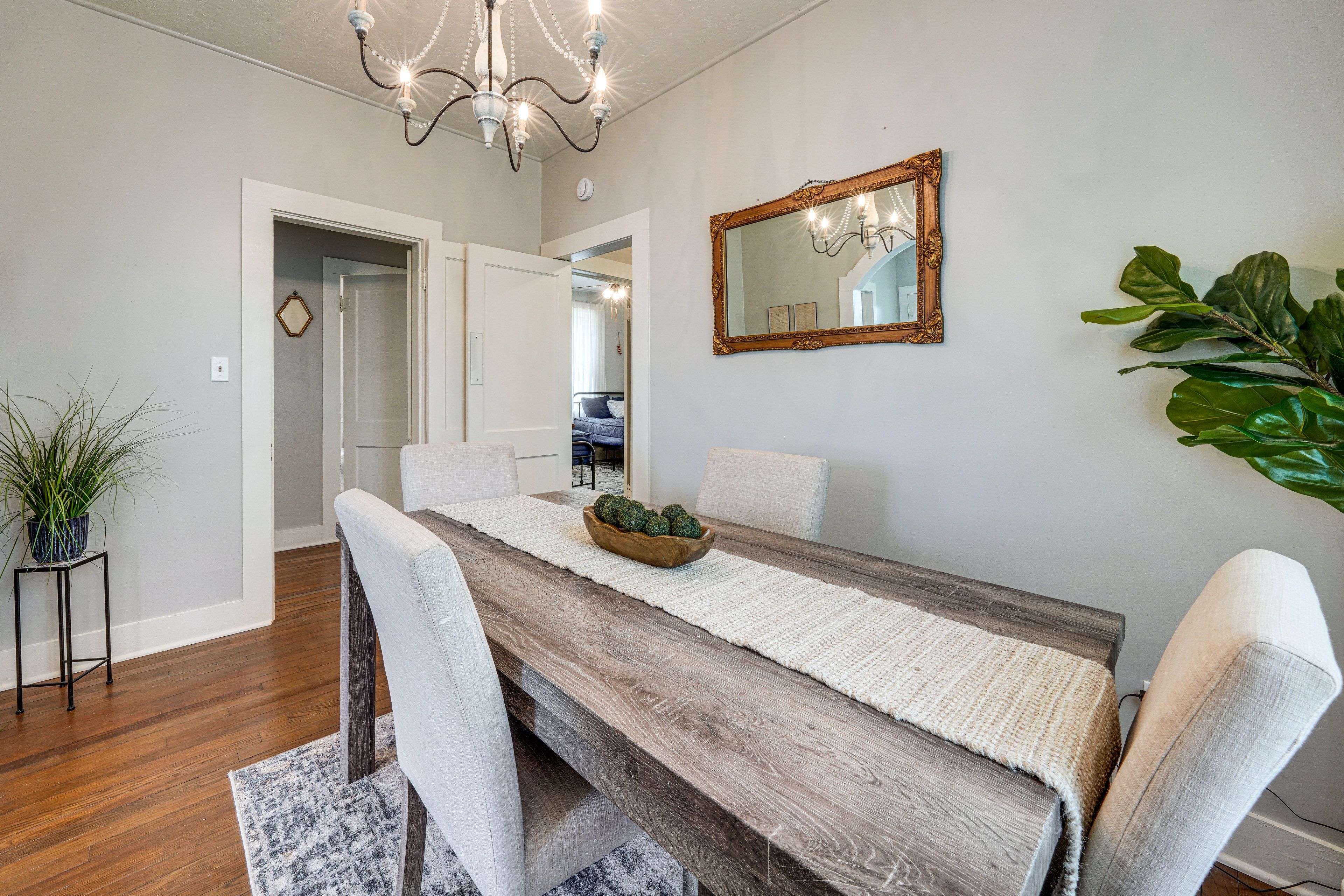 Dining Room | Dishware/Flatware