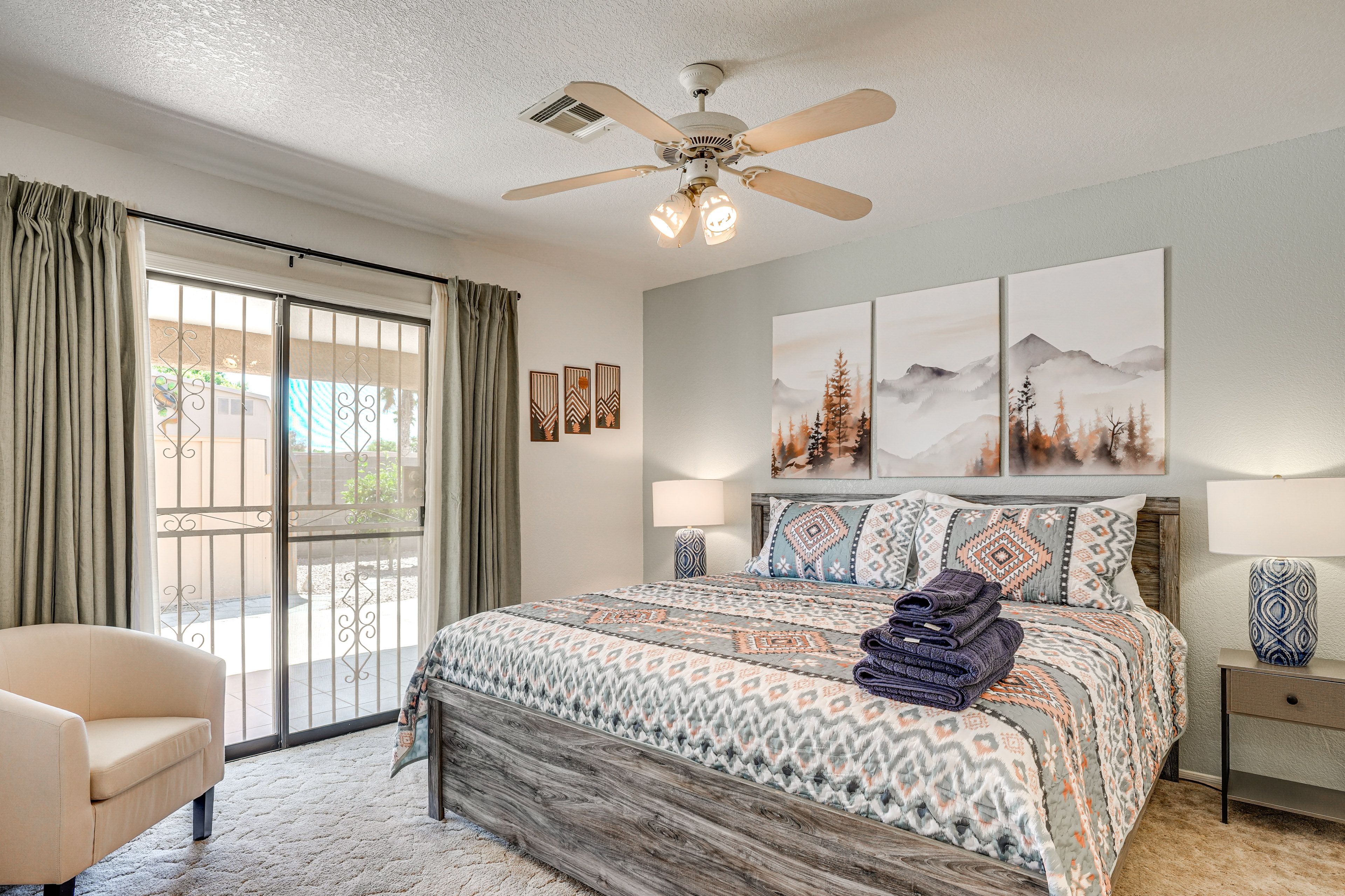 Bedroom 1 | King Bed