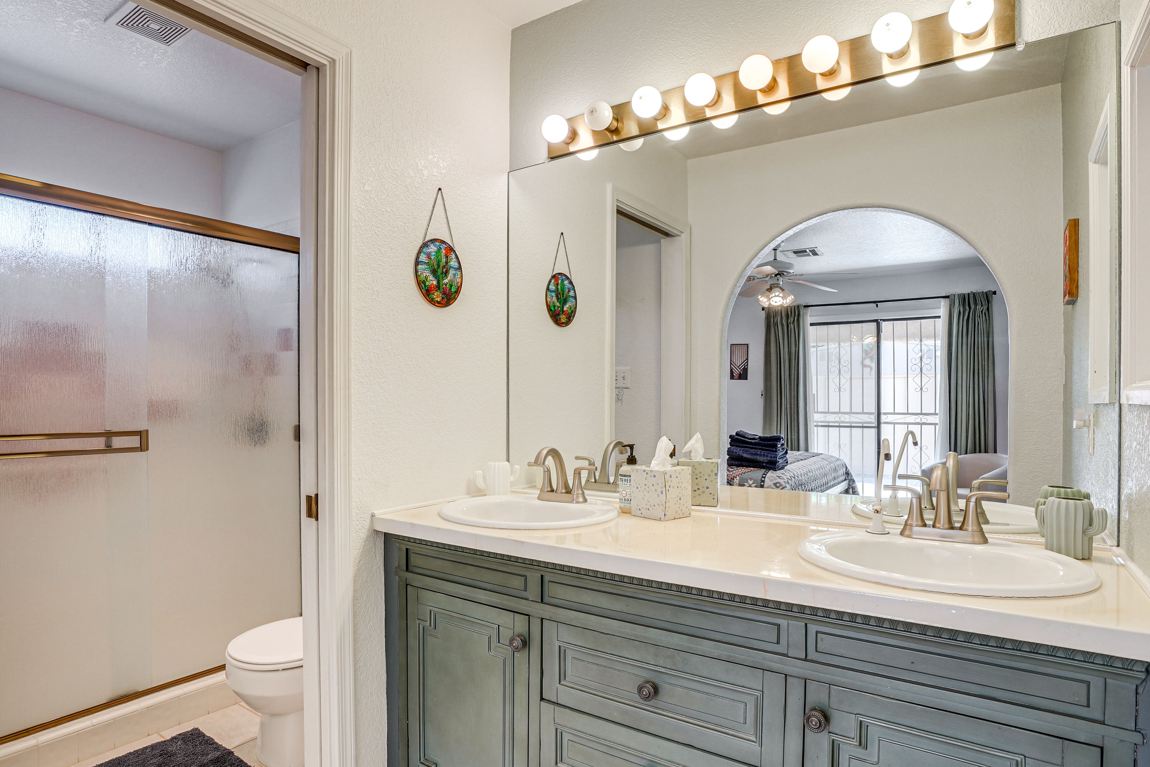 En-Suite Bathroom