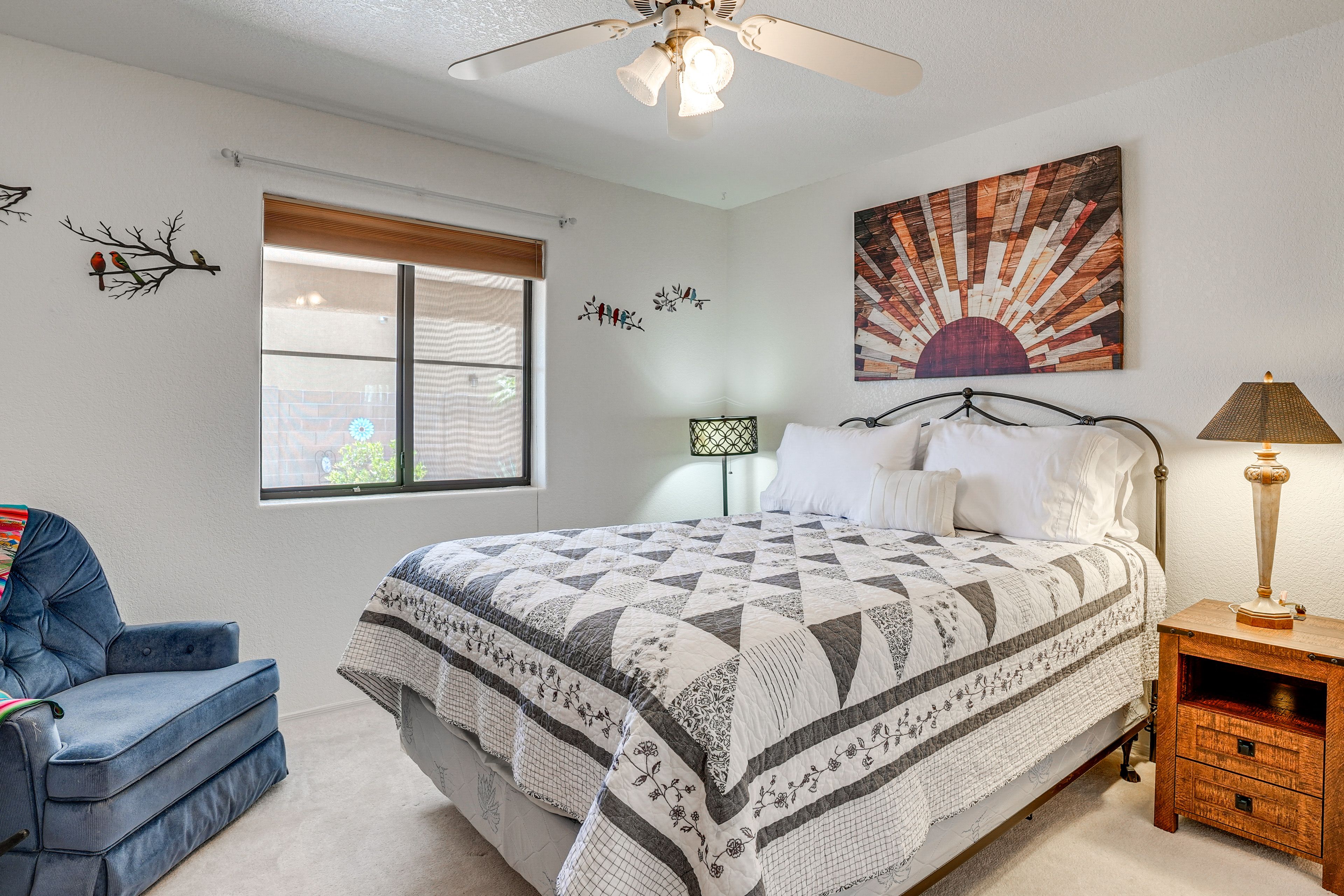 Bedroom 2 | Queen Bed