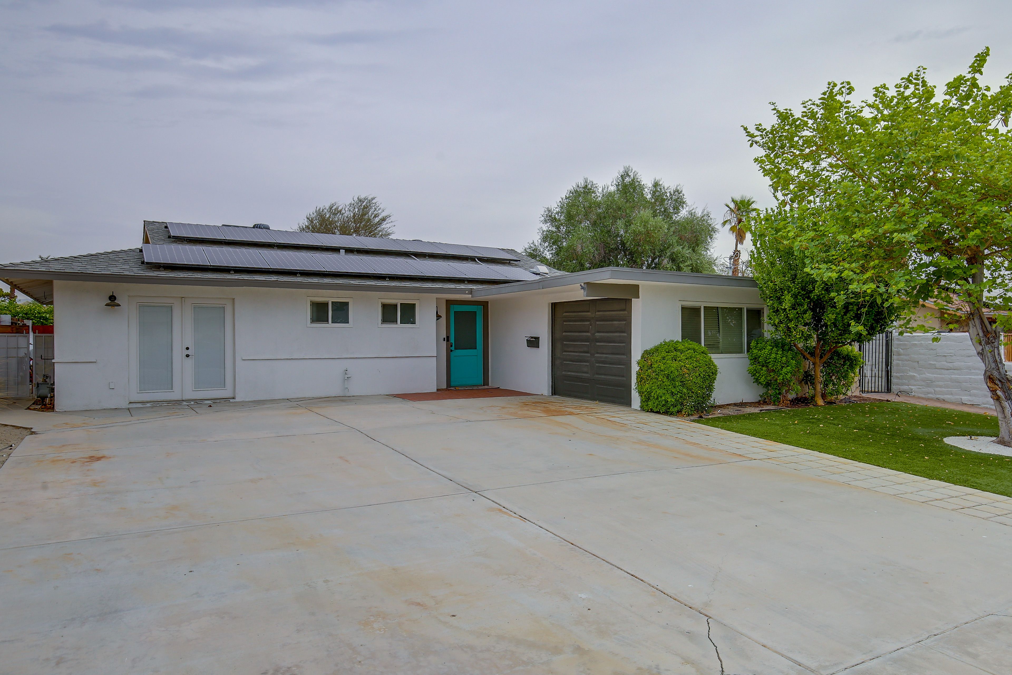Exterior | Driveway Parking (2 Vehicles) | Street Parking | No Garage Access