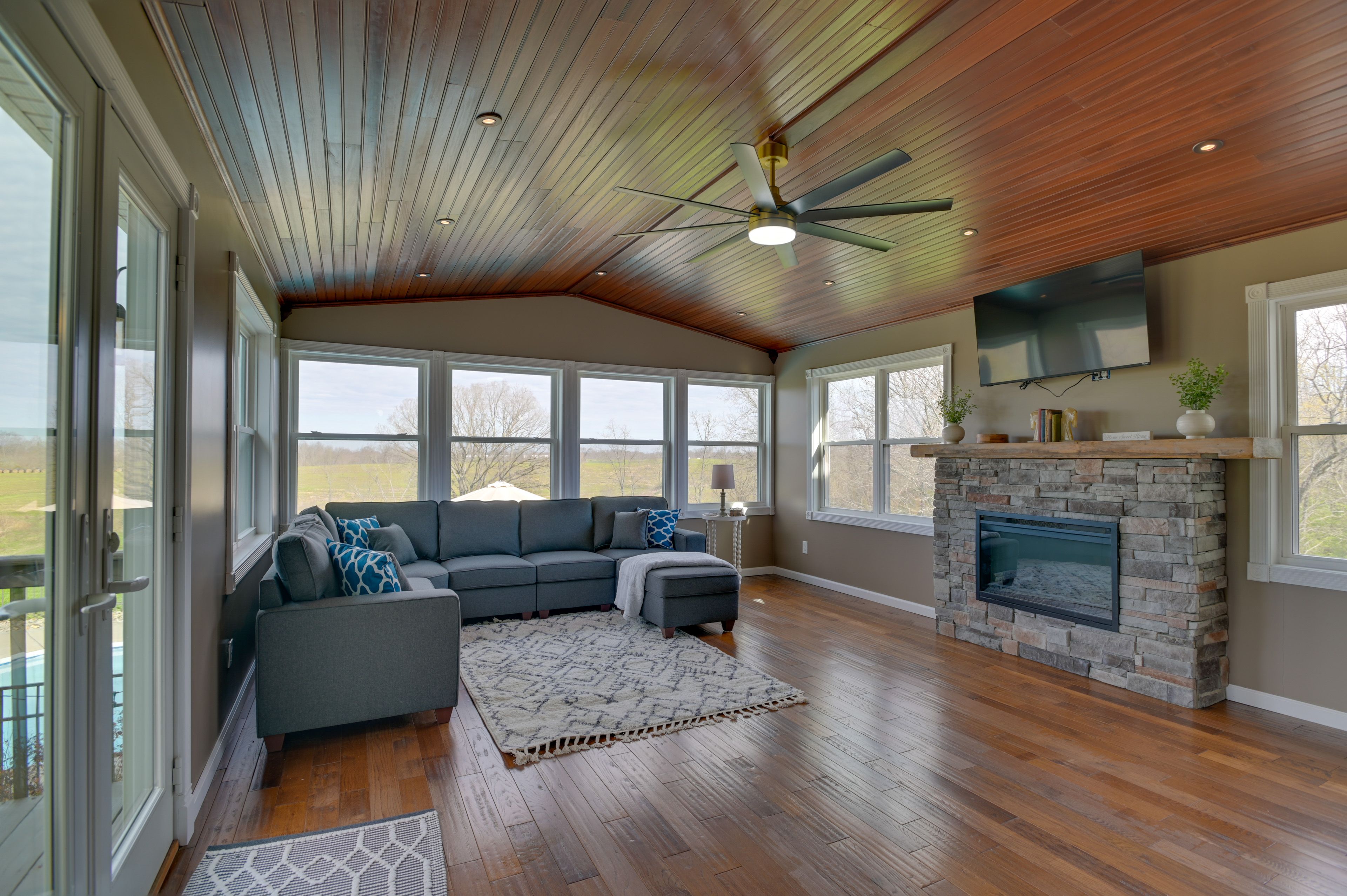 Property Interior | Central A/C & Heating | Free WiFi