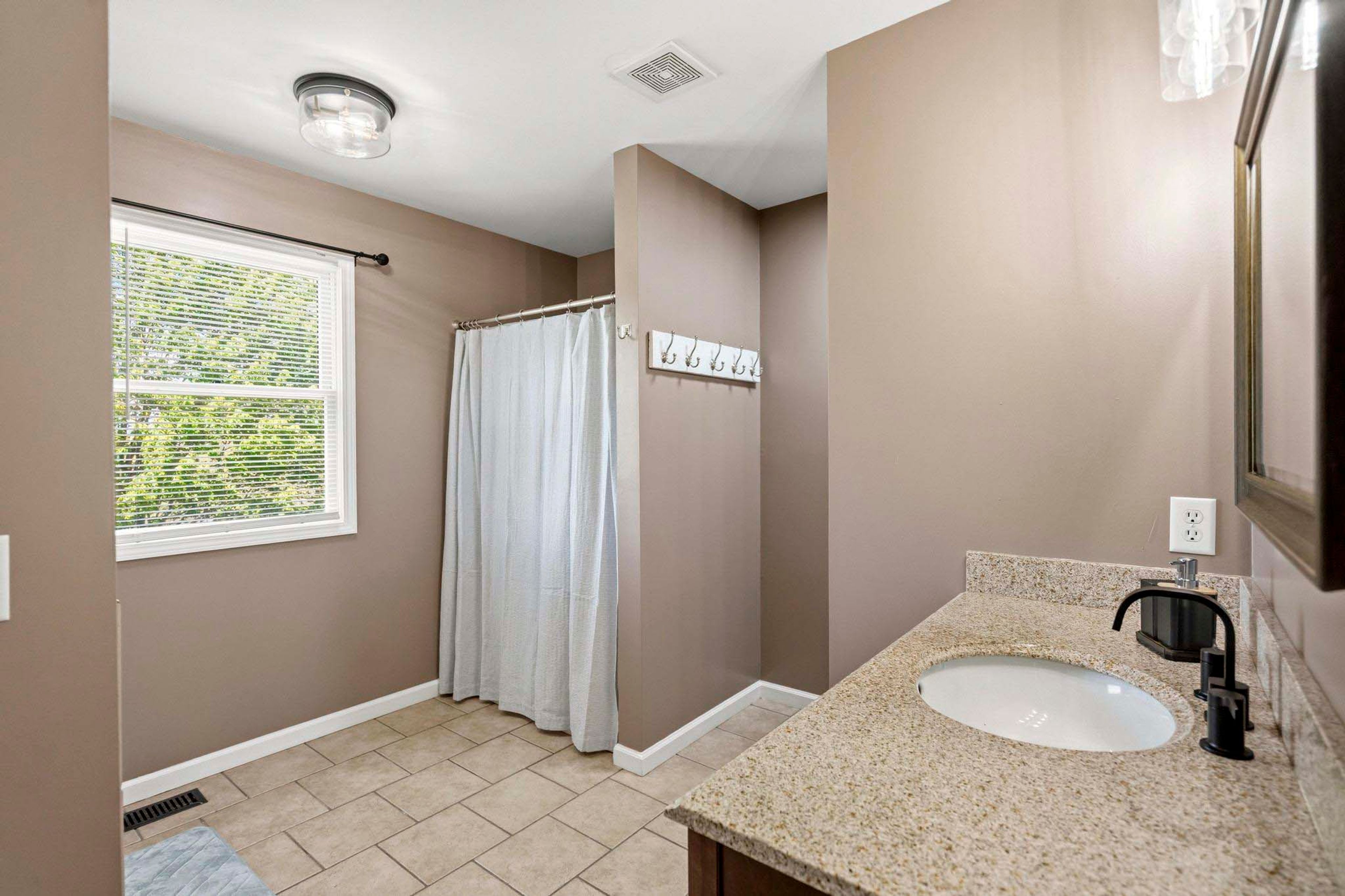 Full Bathroom | 1st Floor