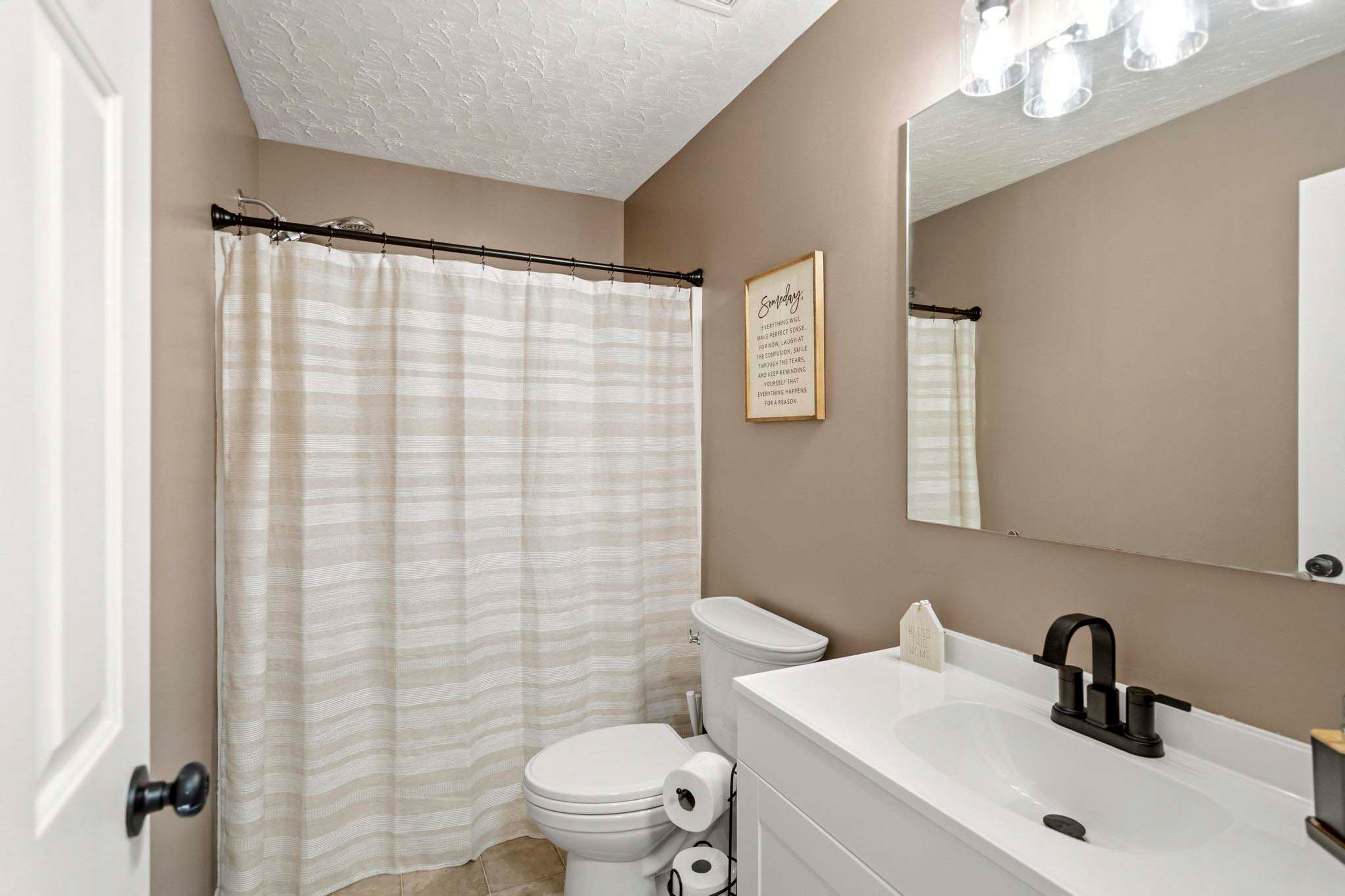 Full Bathroom | 2nd Floor