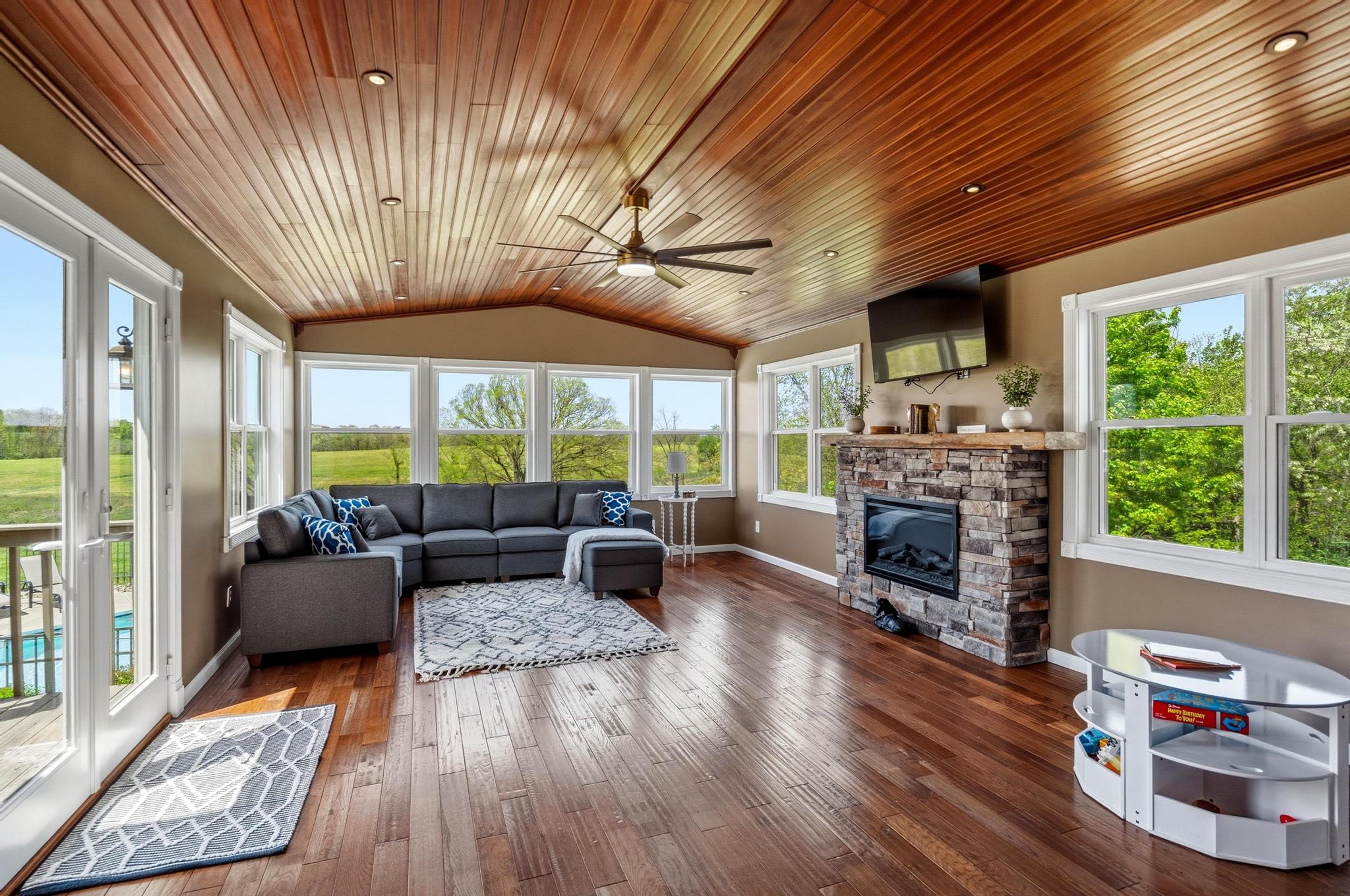 Property Interior | Central A/C & Heating | Free WiFi