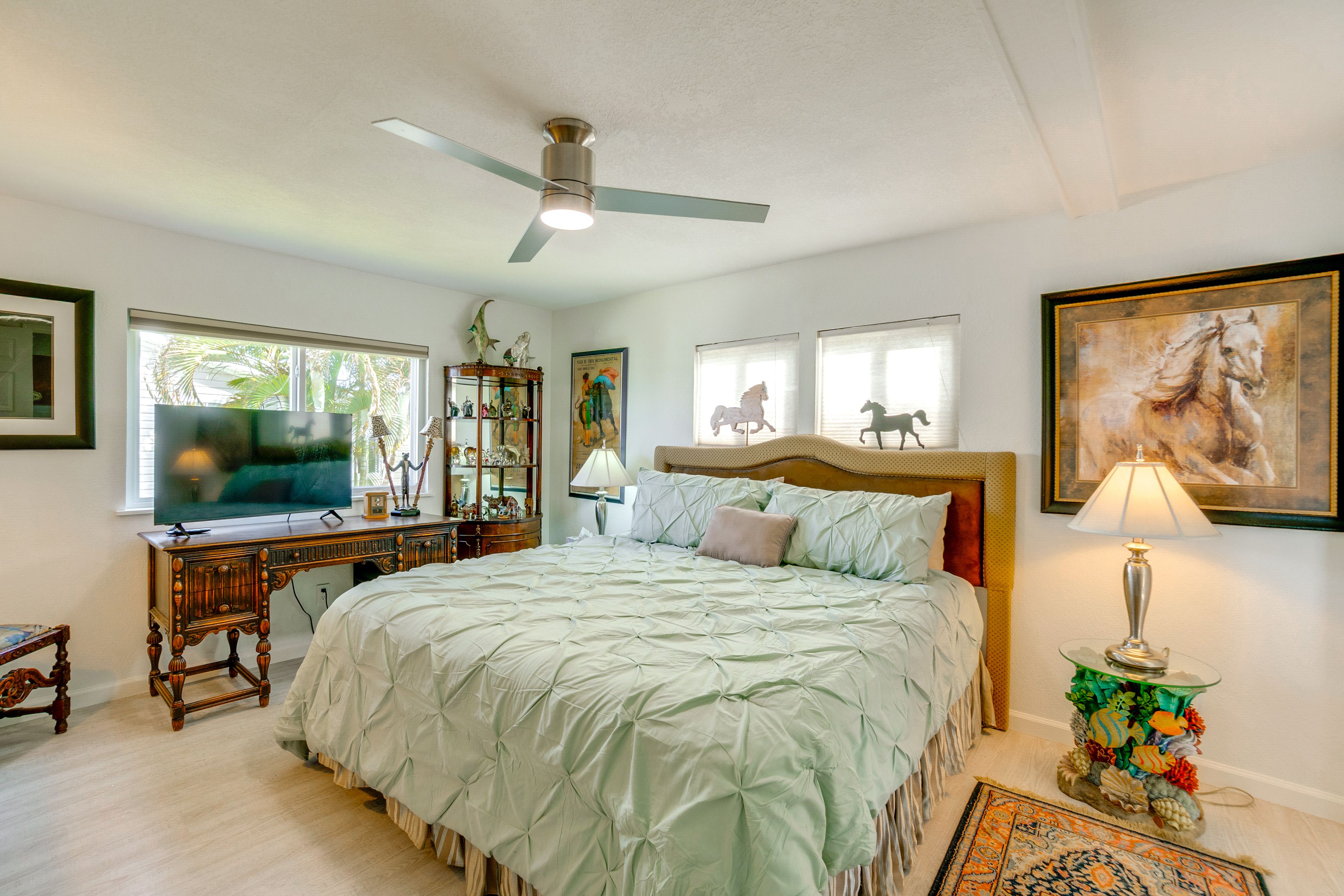 Bedroom 1 | King Bed