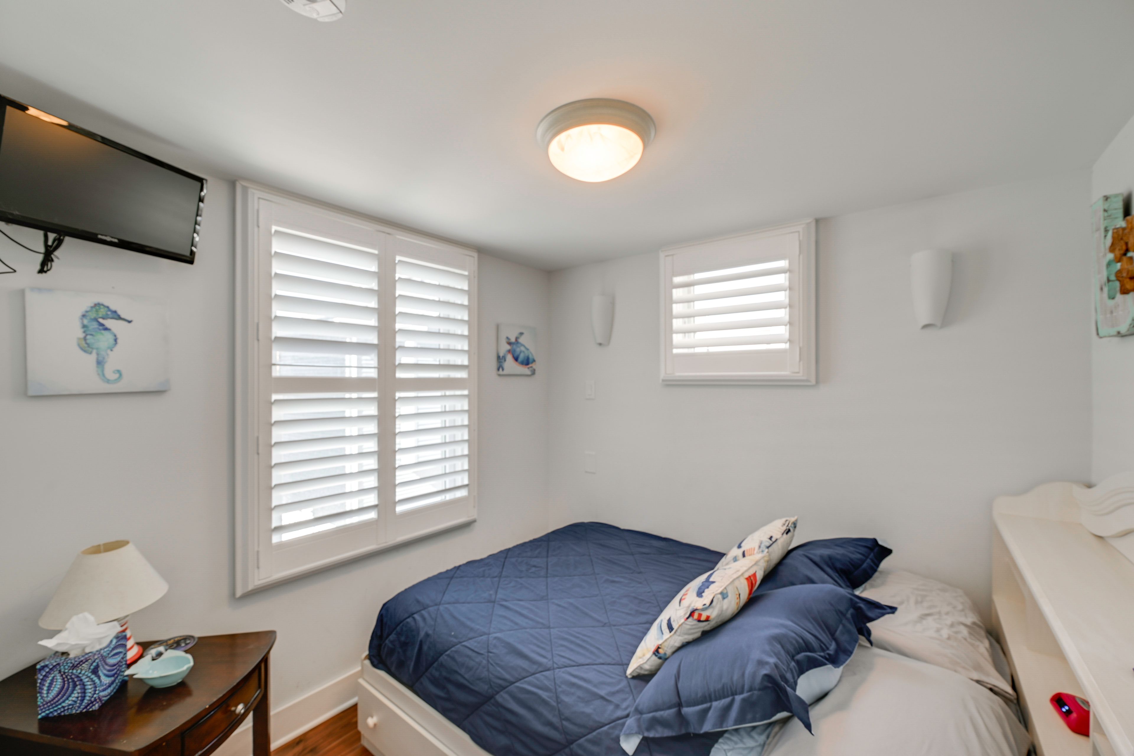 Bedroom 2 | Queen Bed