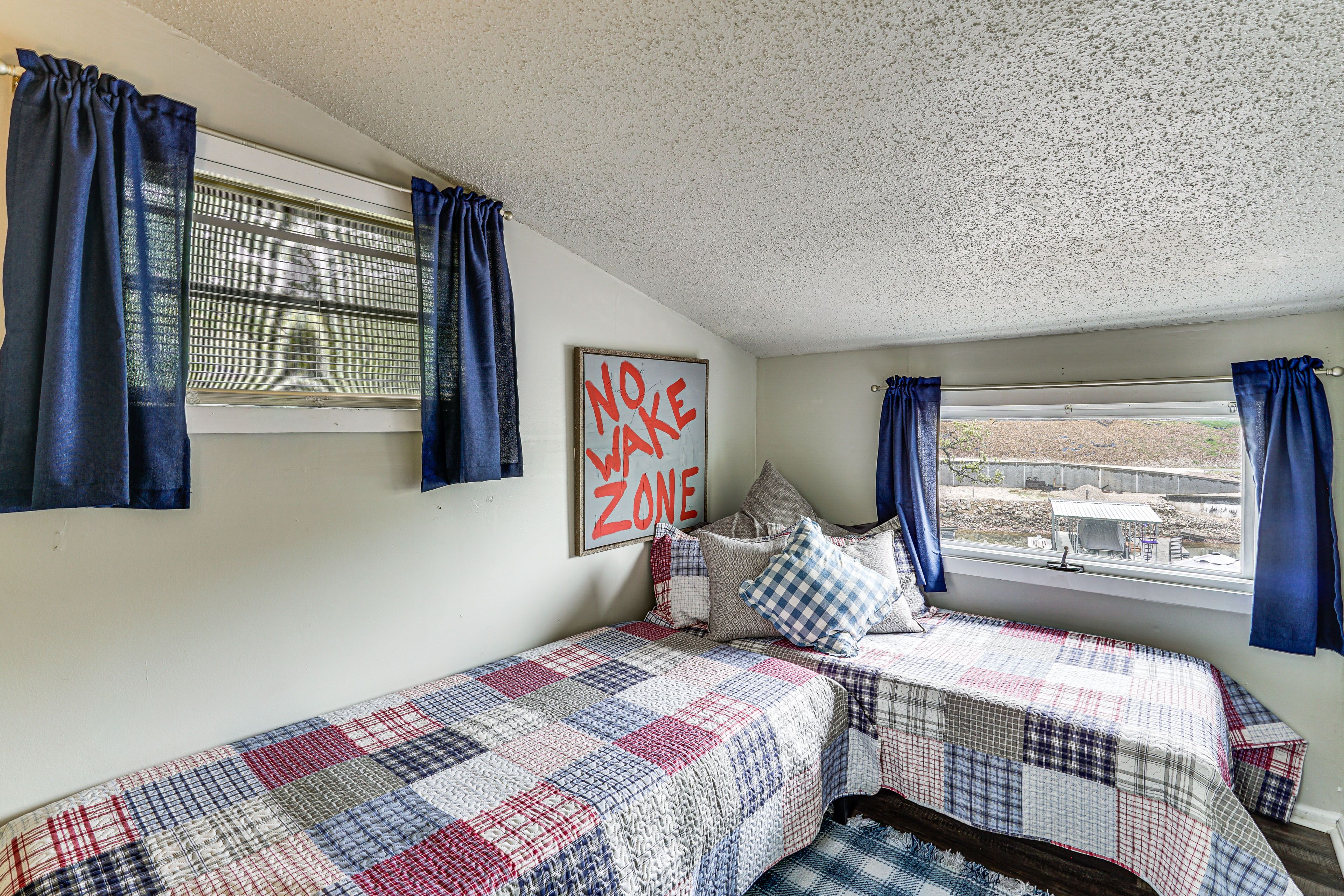 Bedroom 2 | Loft | 2 Twin Beds