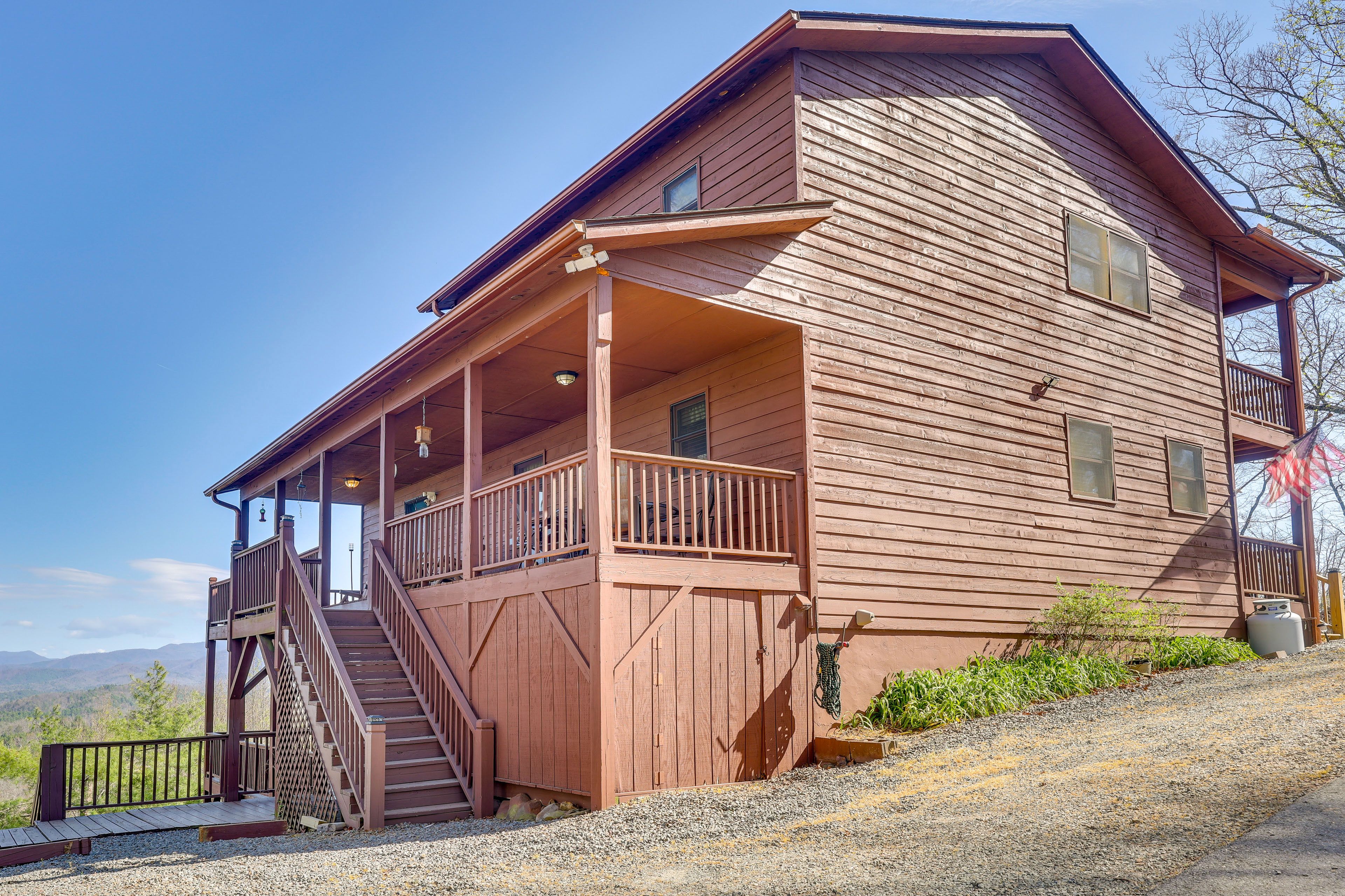 Shared Driveway Parking (2 Vehicles)
