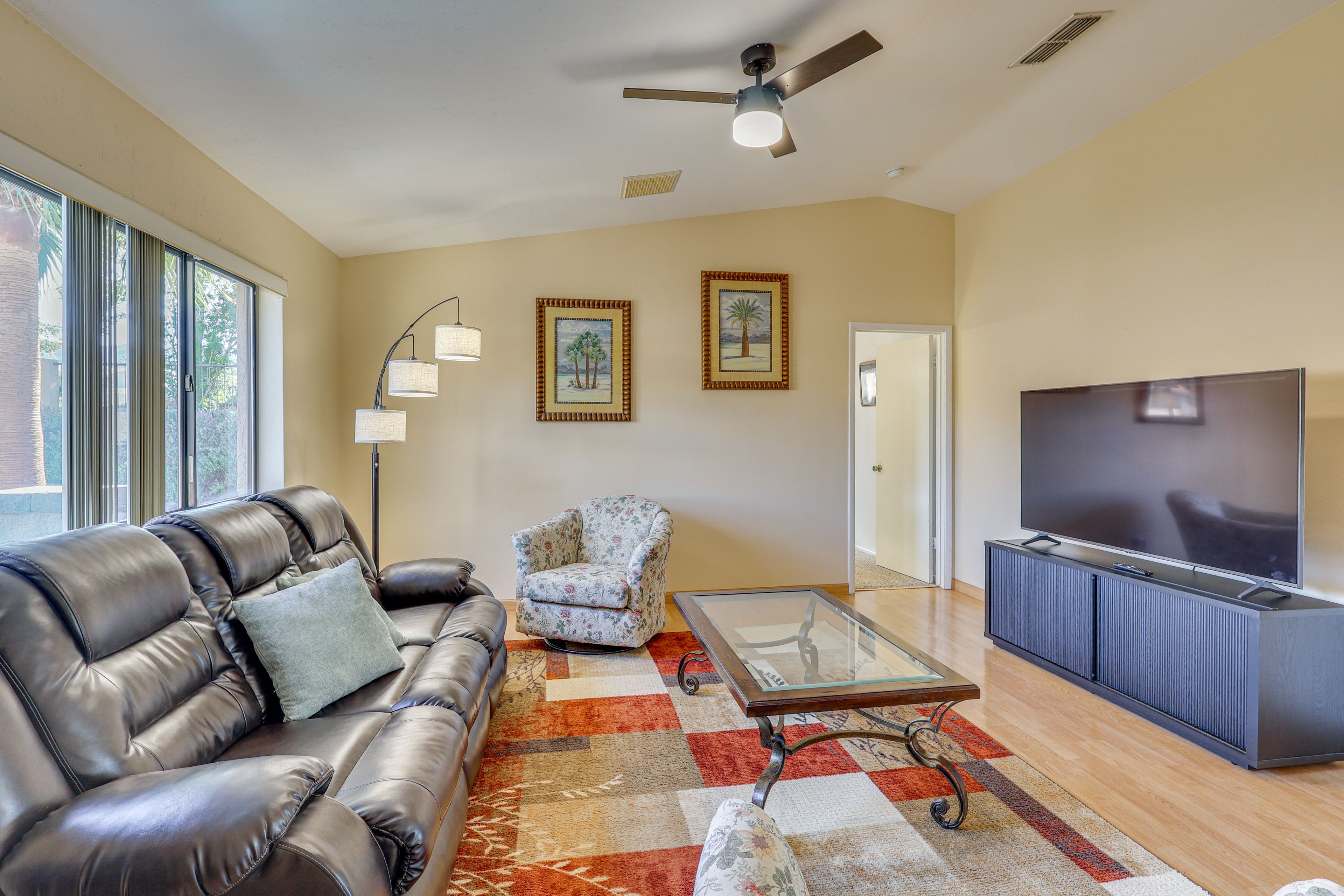 Living Room | Smart TV | Books