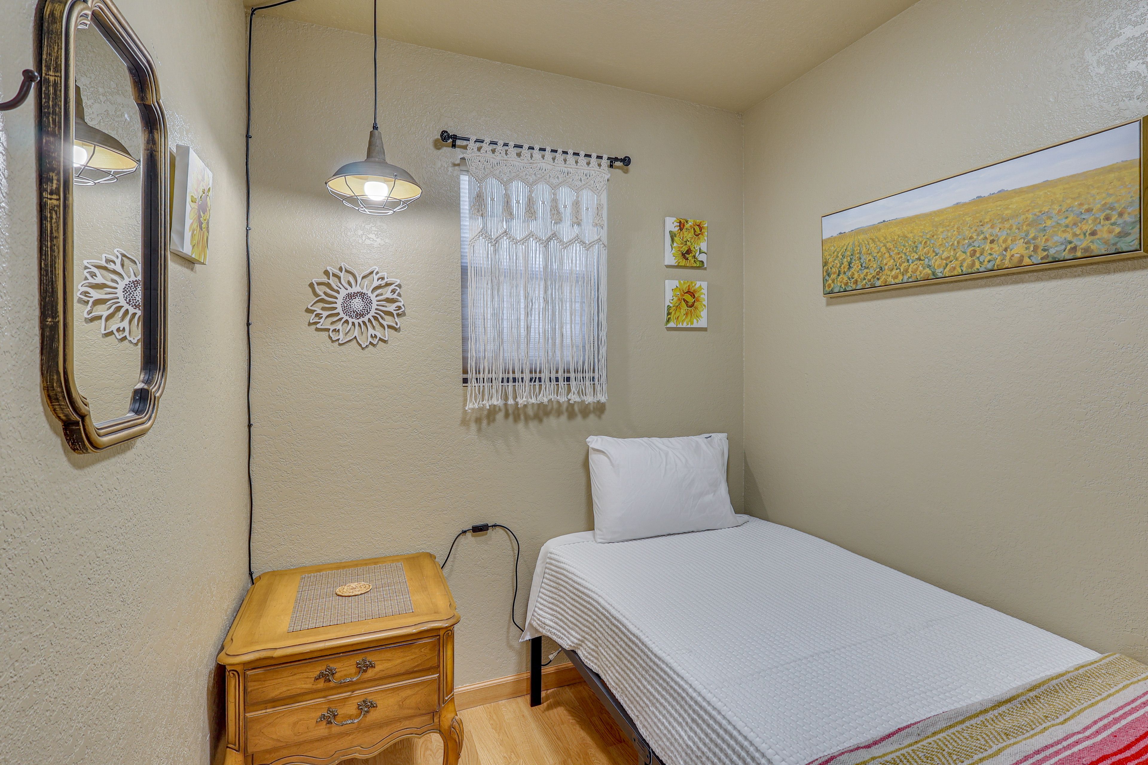 Sleeping Nook | Twin Bed