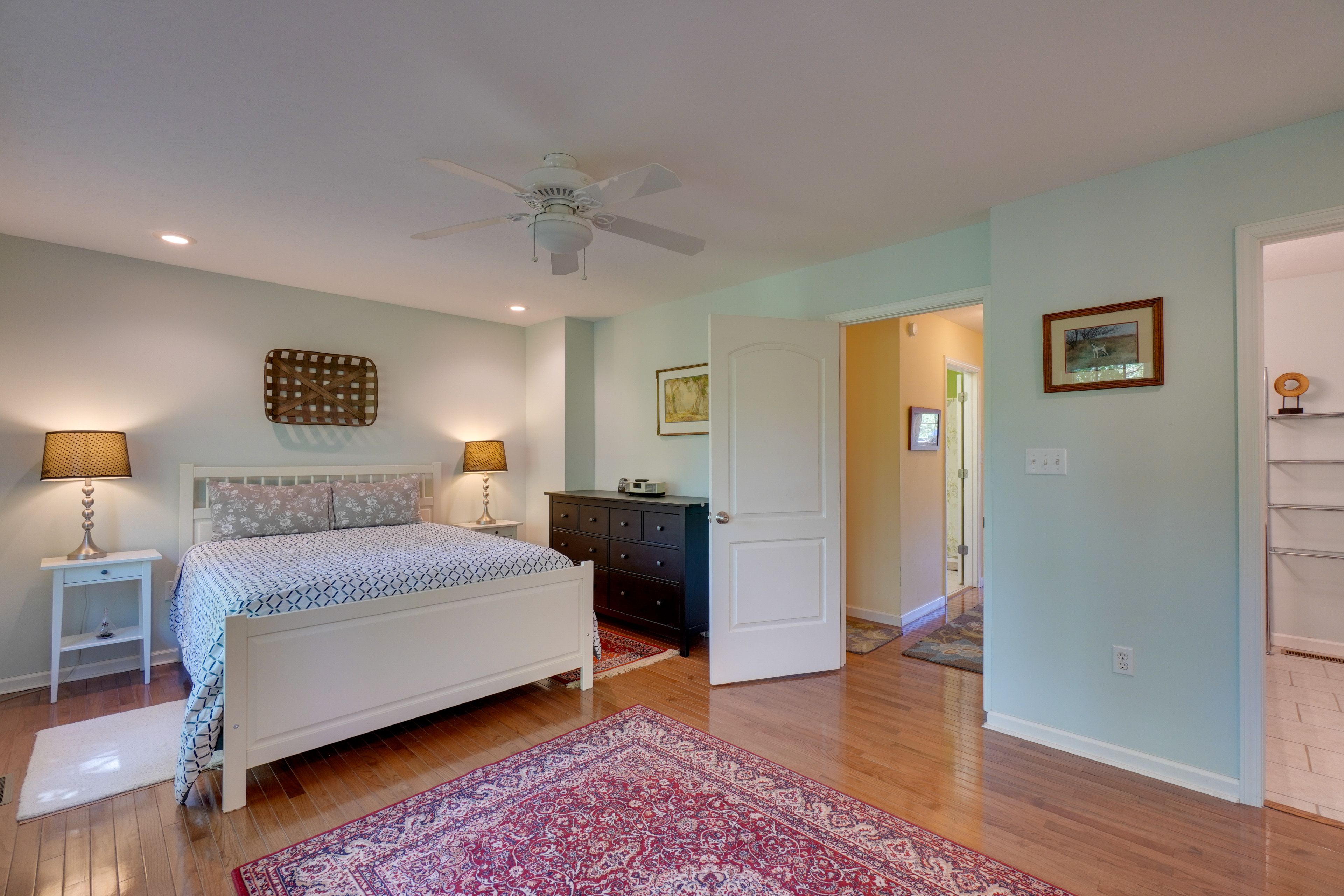 Bedroom 1 | Queen Bed | Main Level