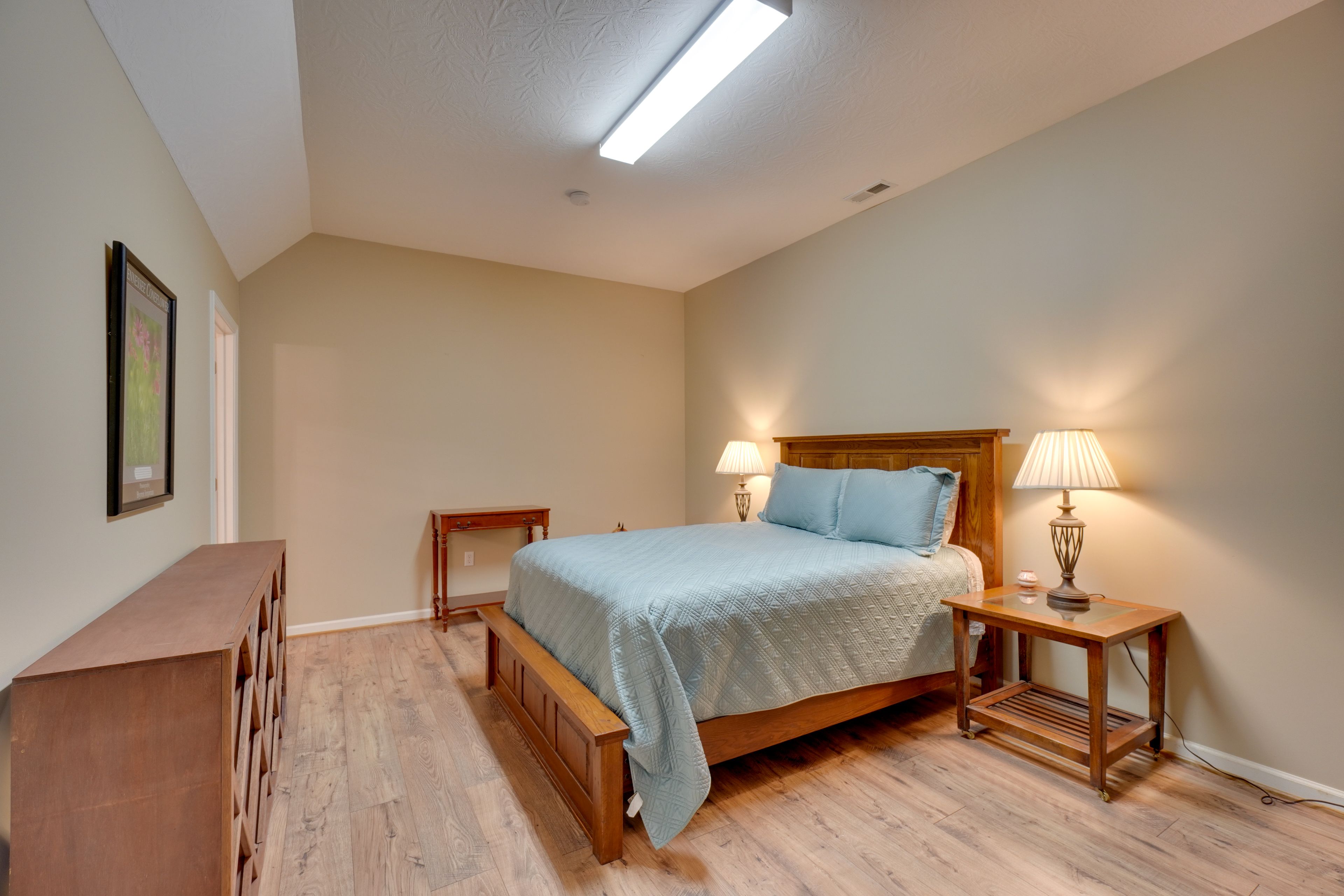 Bedroom 3 | Queen Bed | Upper Level