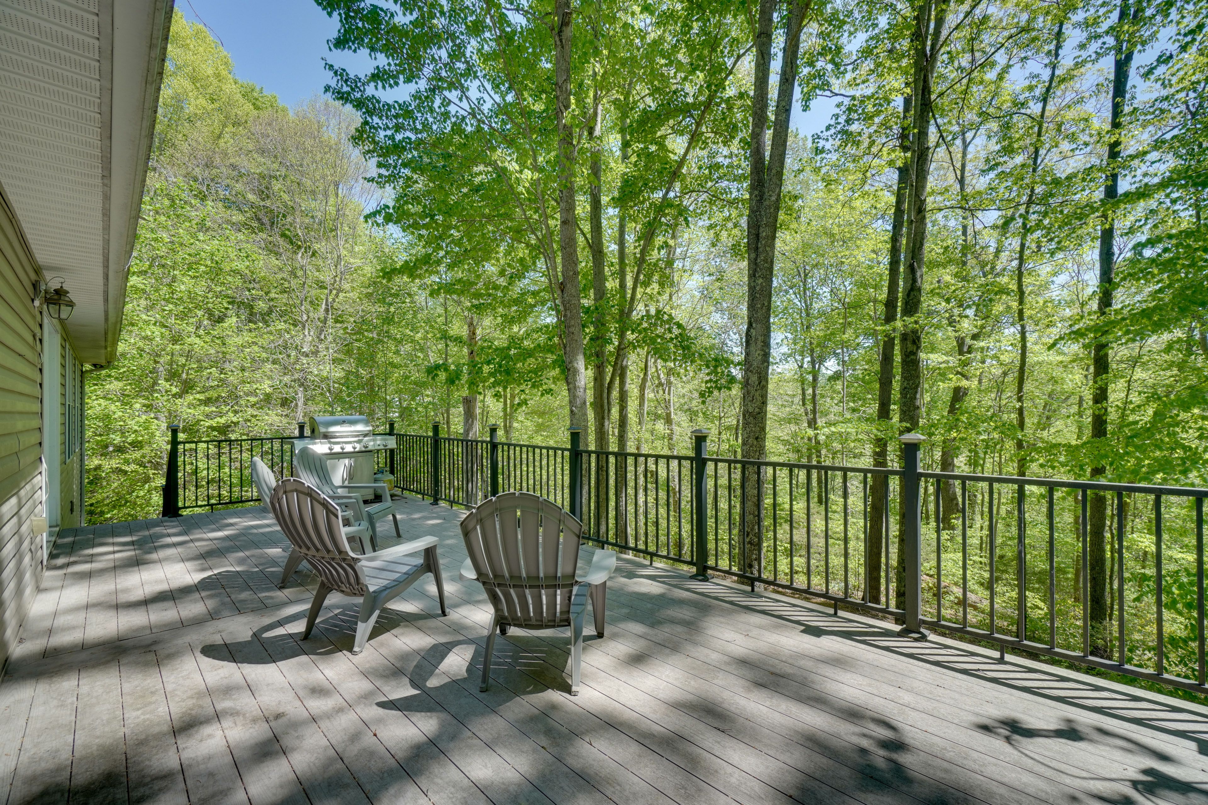 Byrdstown Vacation Rental | 3BR | 3BA | 3,082 Sq Ft