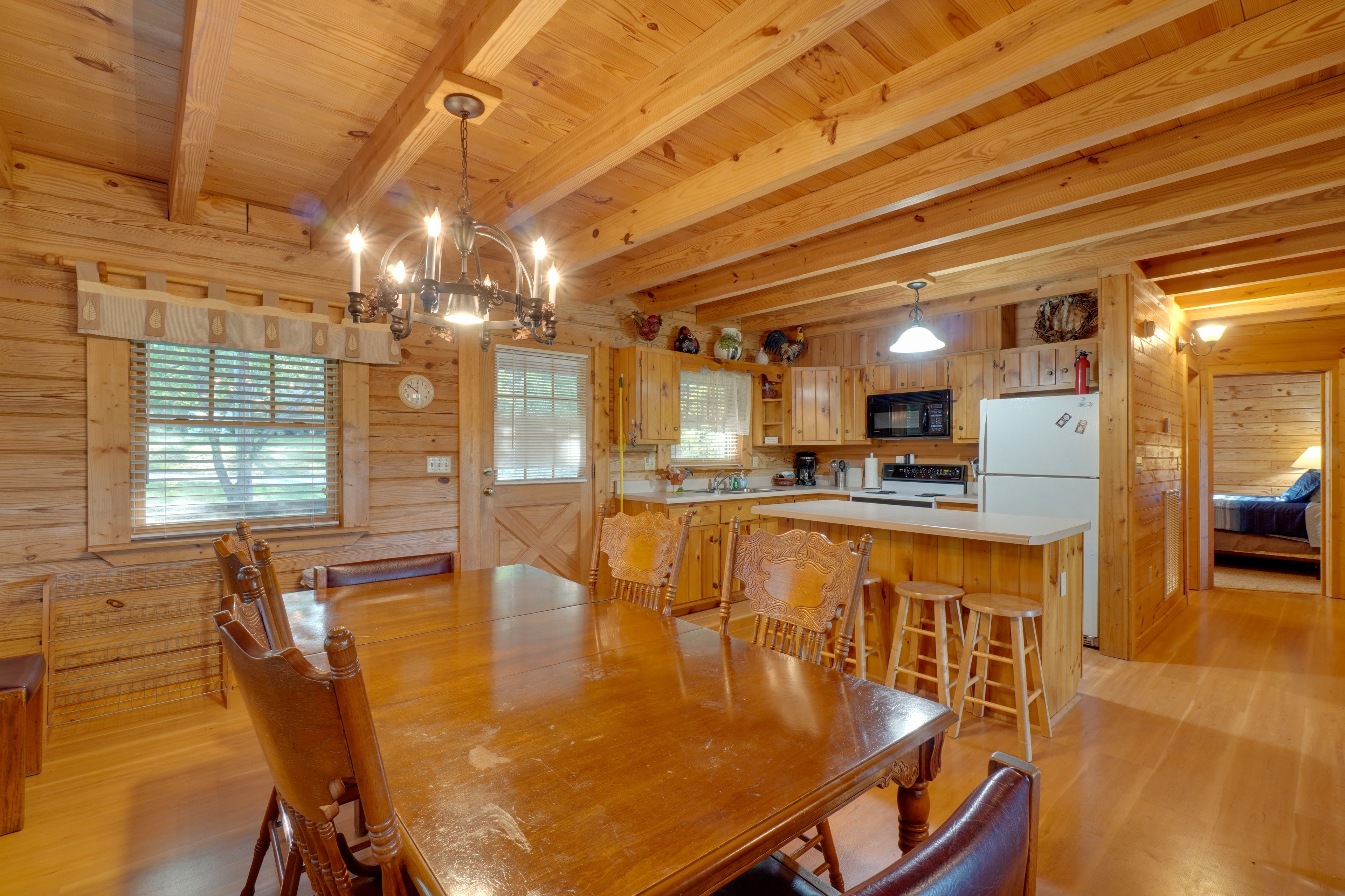 Dining Area | Dishware/Flatware Provided | Main Level