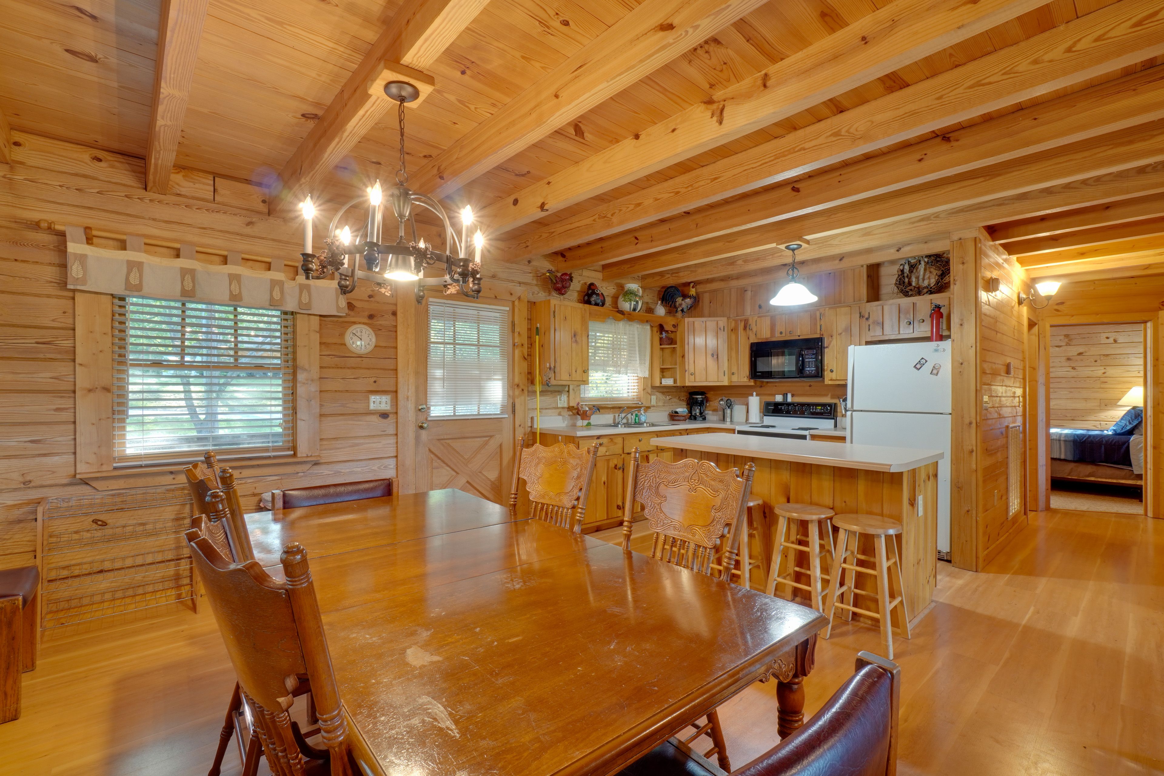 Dining Area | Dishware/Flatware Provided | Main Level
