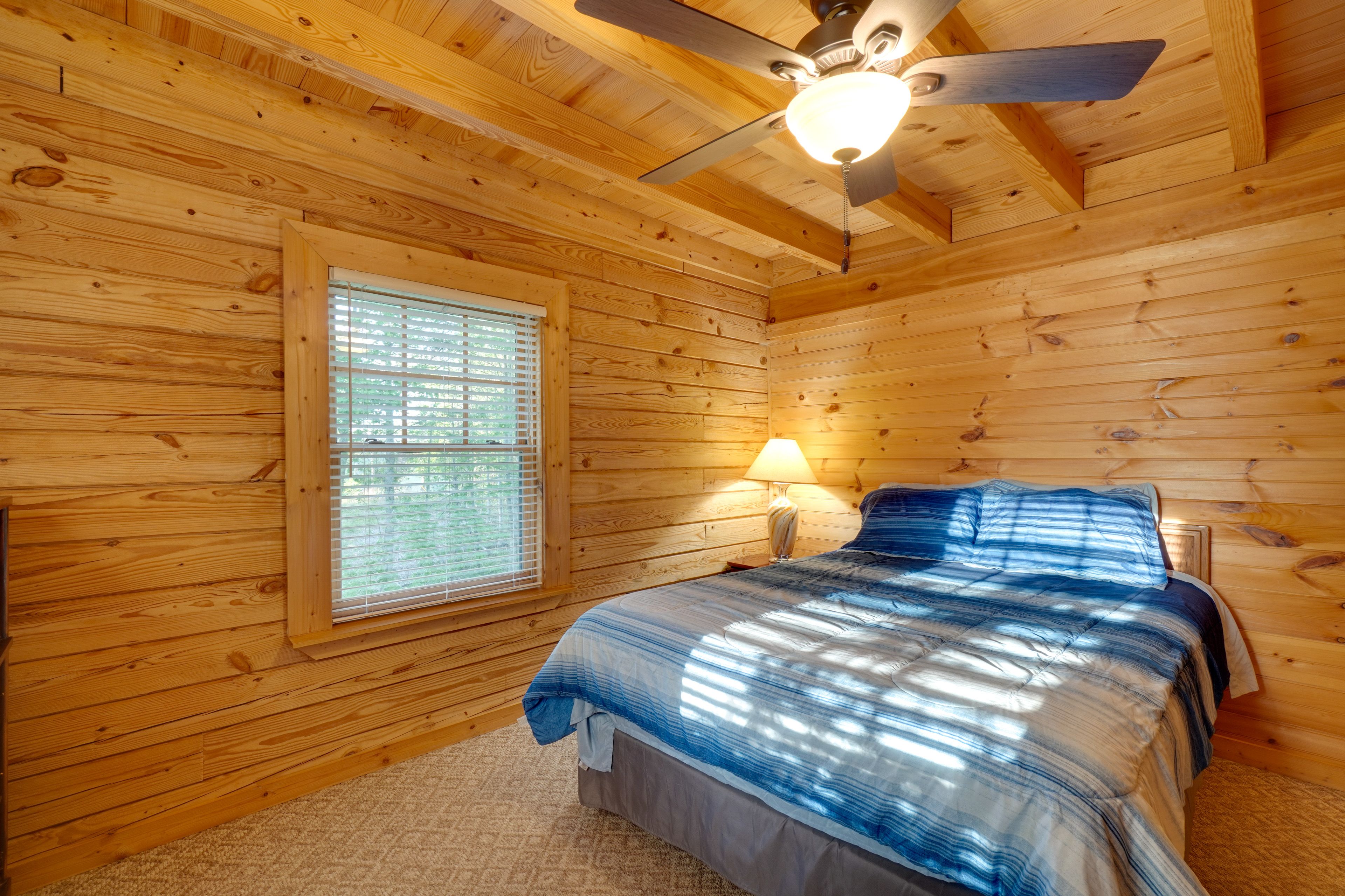 Bedroom 1 | Queen Bed | Main Level