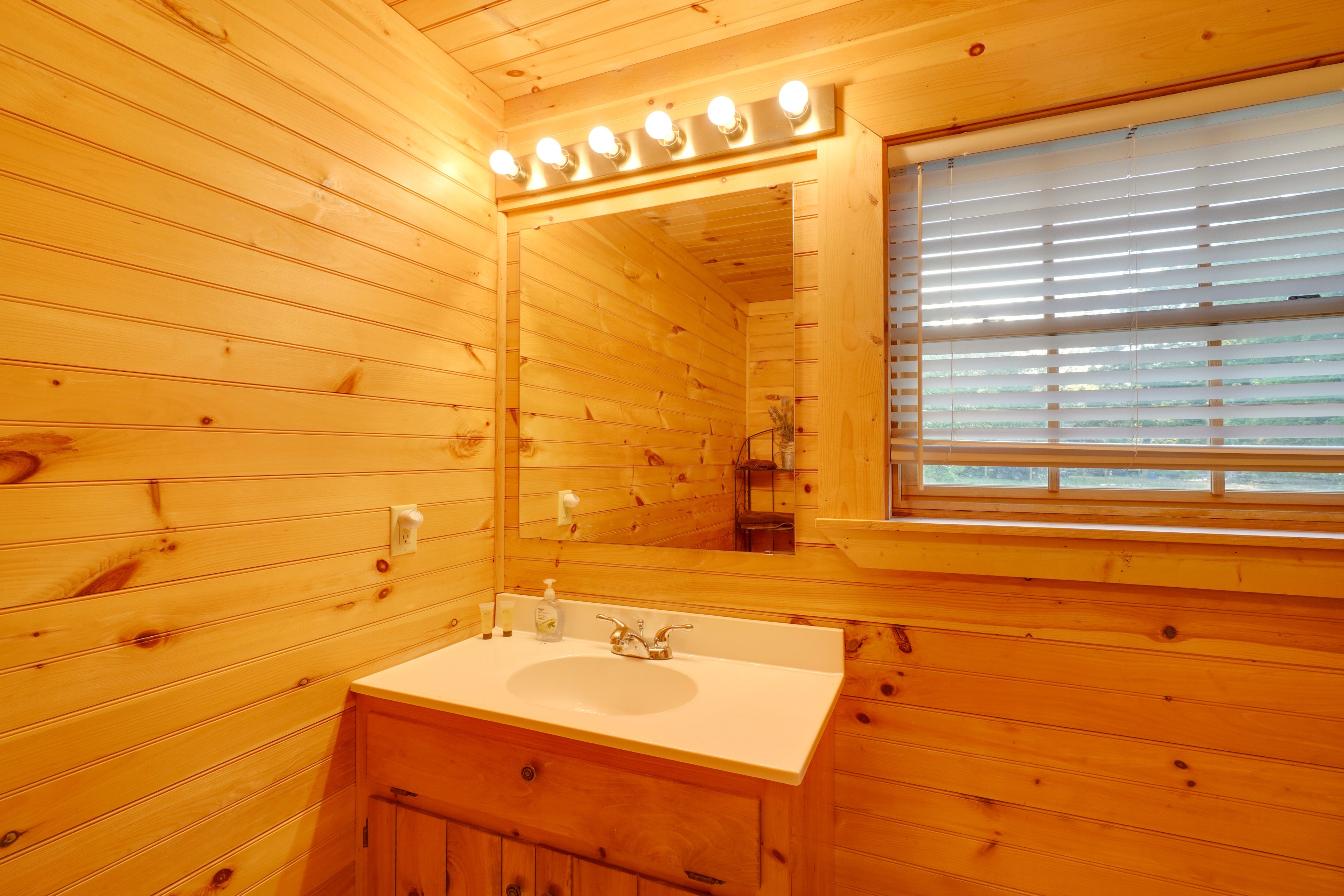 Bathroom | Shower | Upper Level