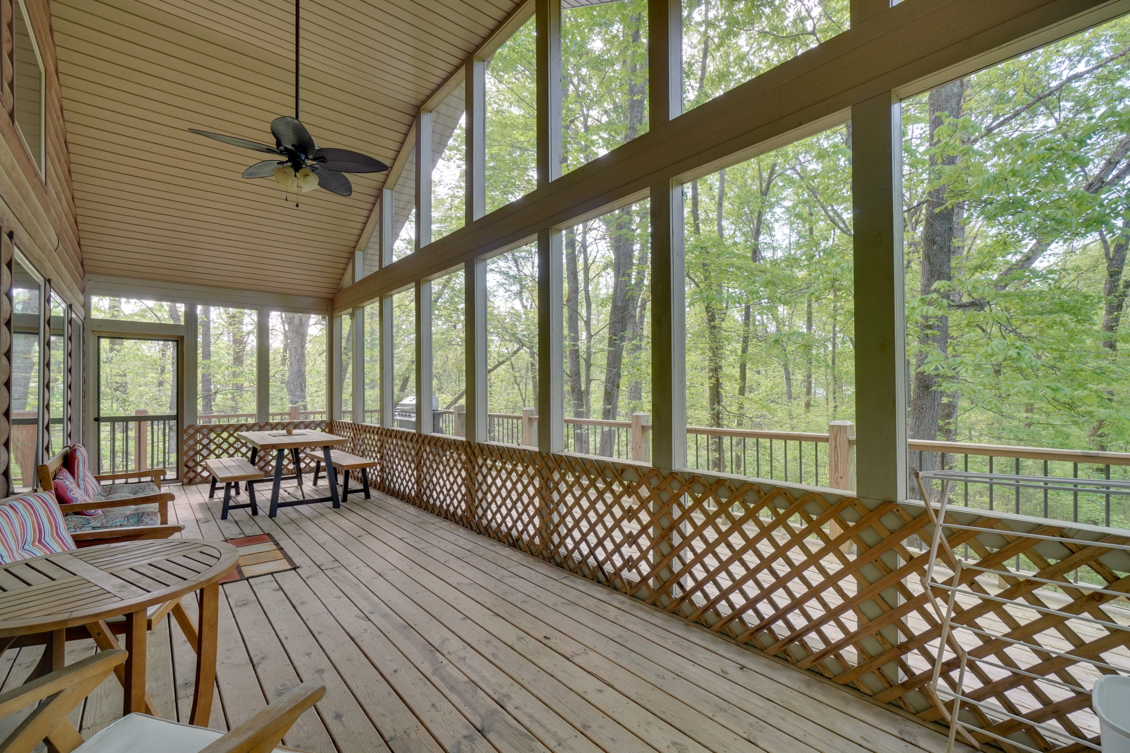 Screened-In Porch