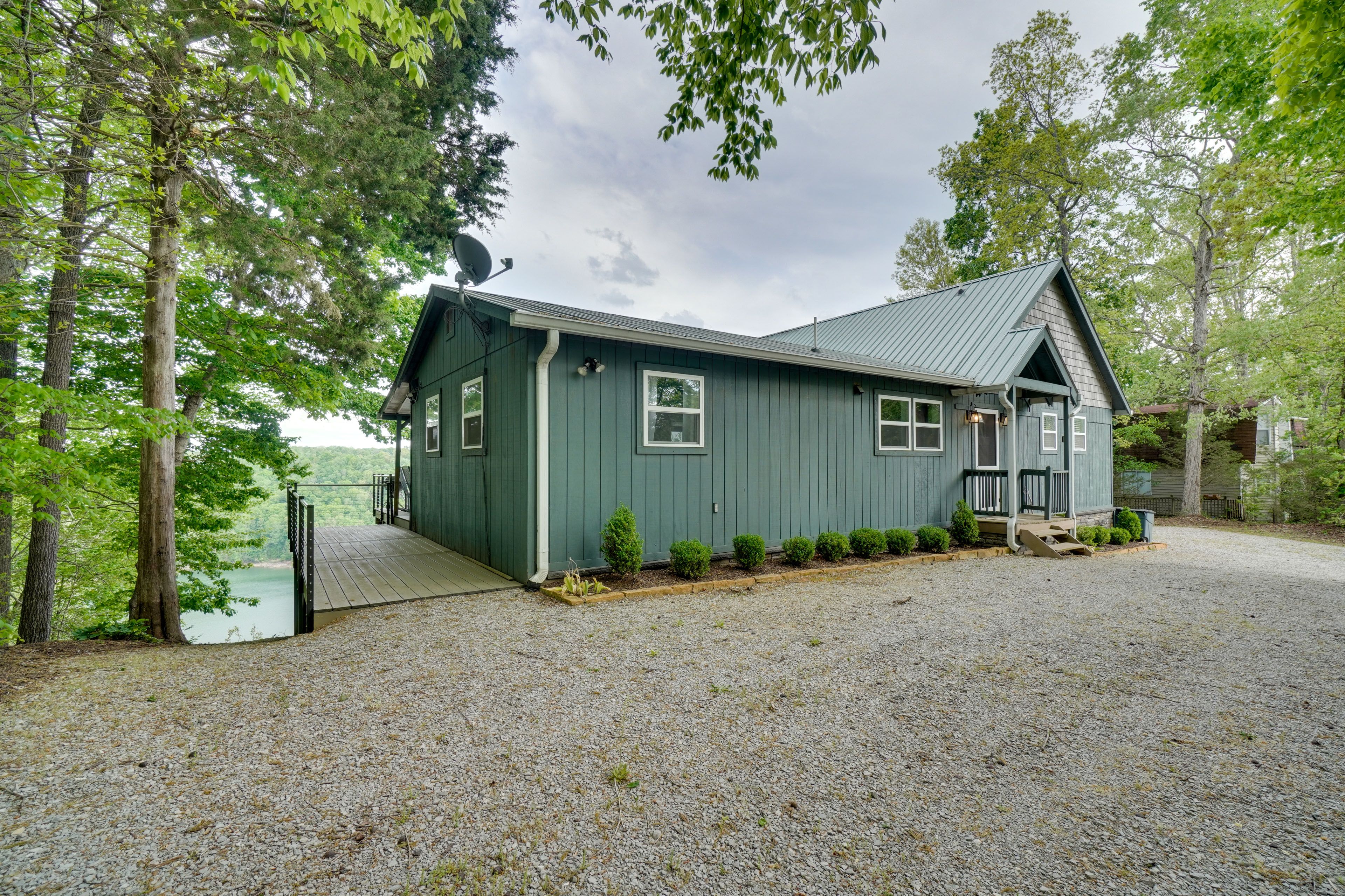 Driveway Parking | 2 Vehicles