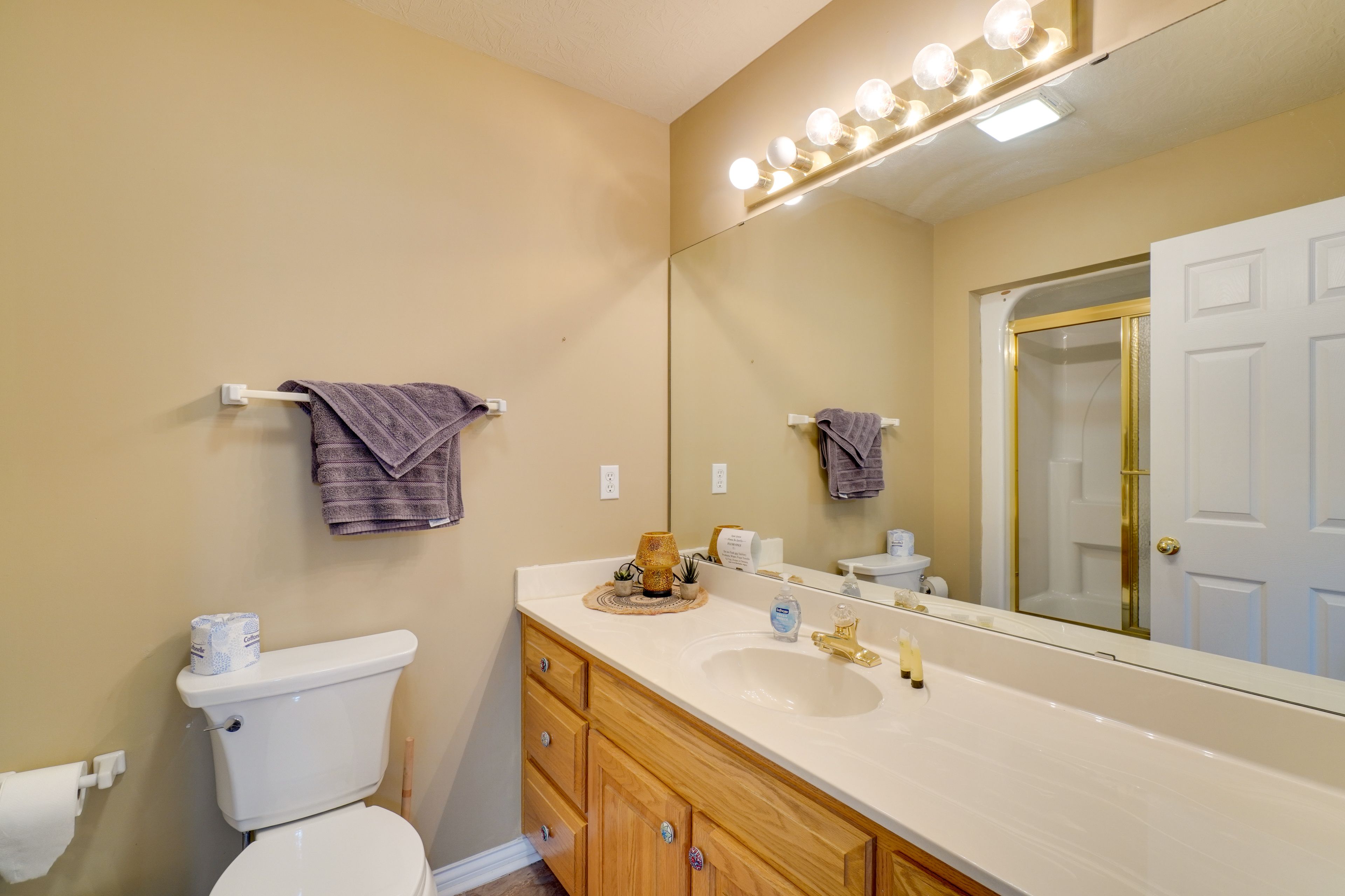 En-Suite Bathroom | Main Floor