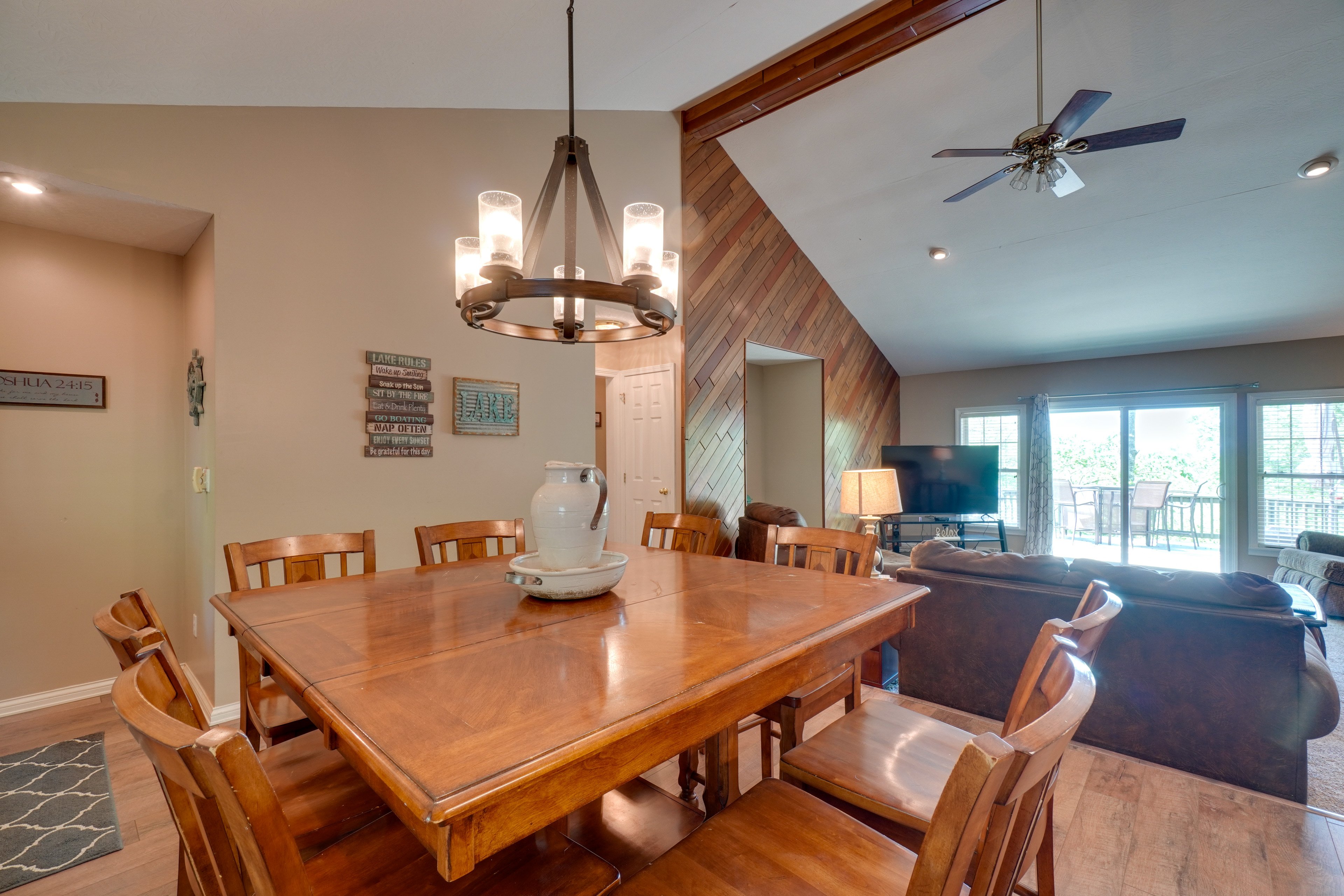 Dining Area | Main Level