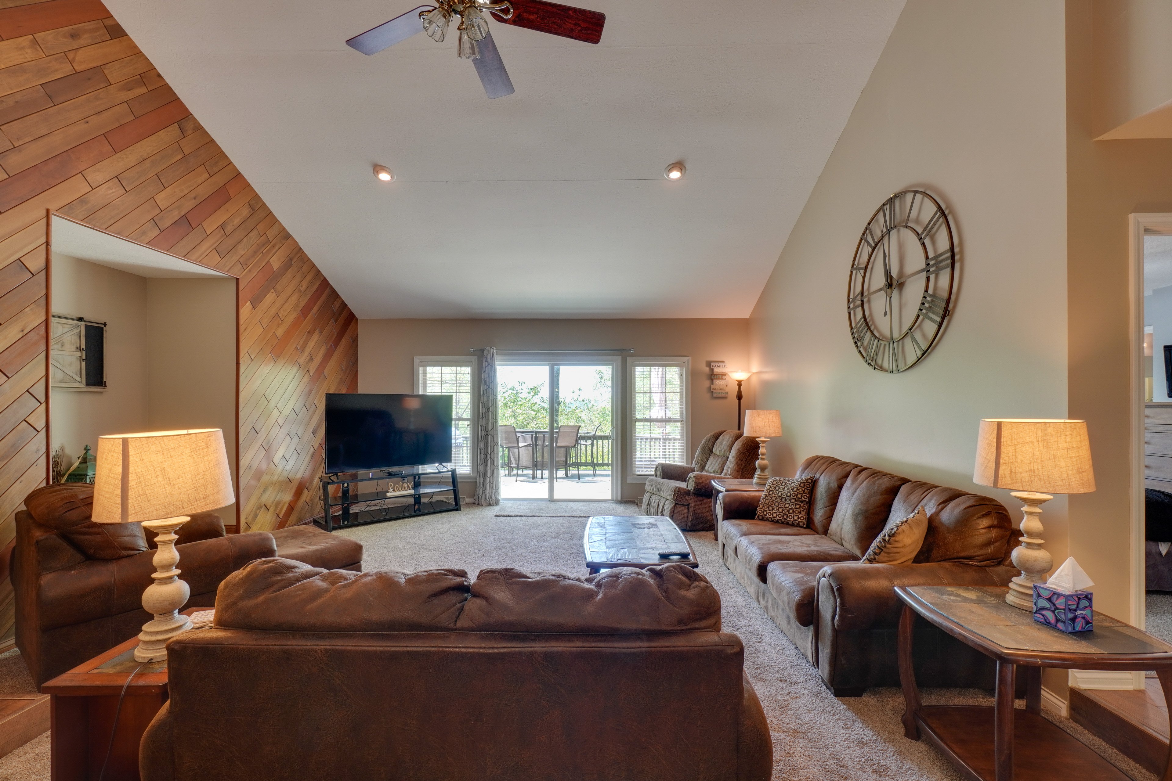Byrdstown Vacation Rental | 5BR | 3BA | 3,400 Sq Ft
