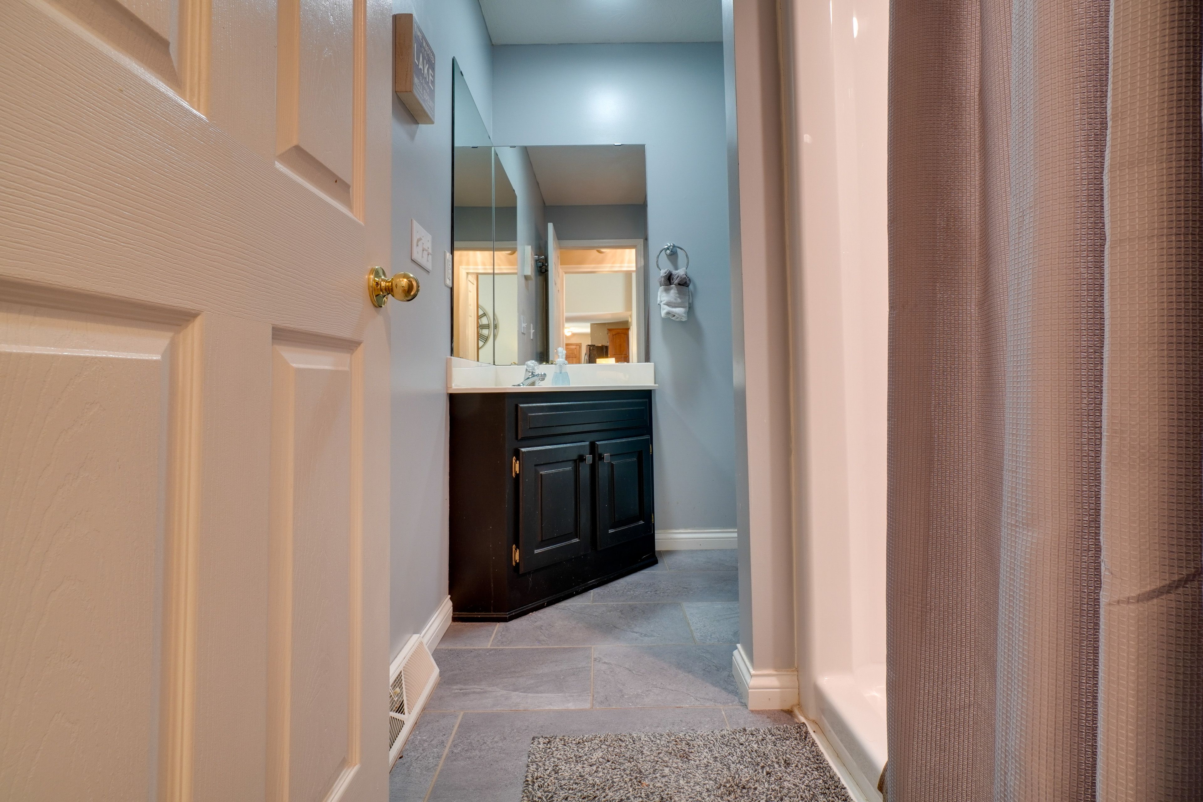 Full Bathroom | Main Level