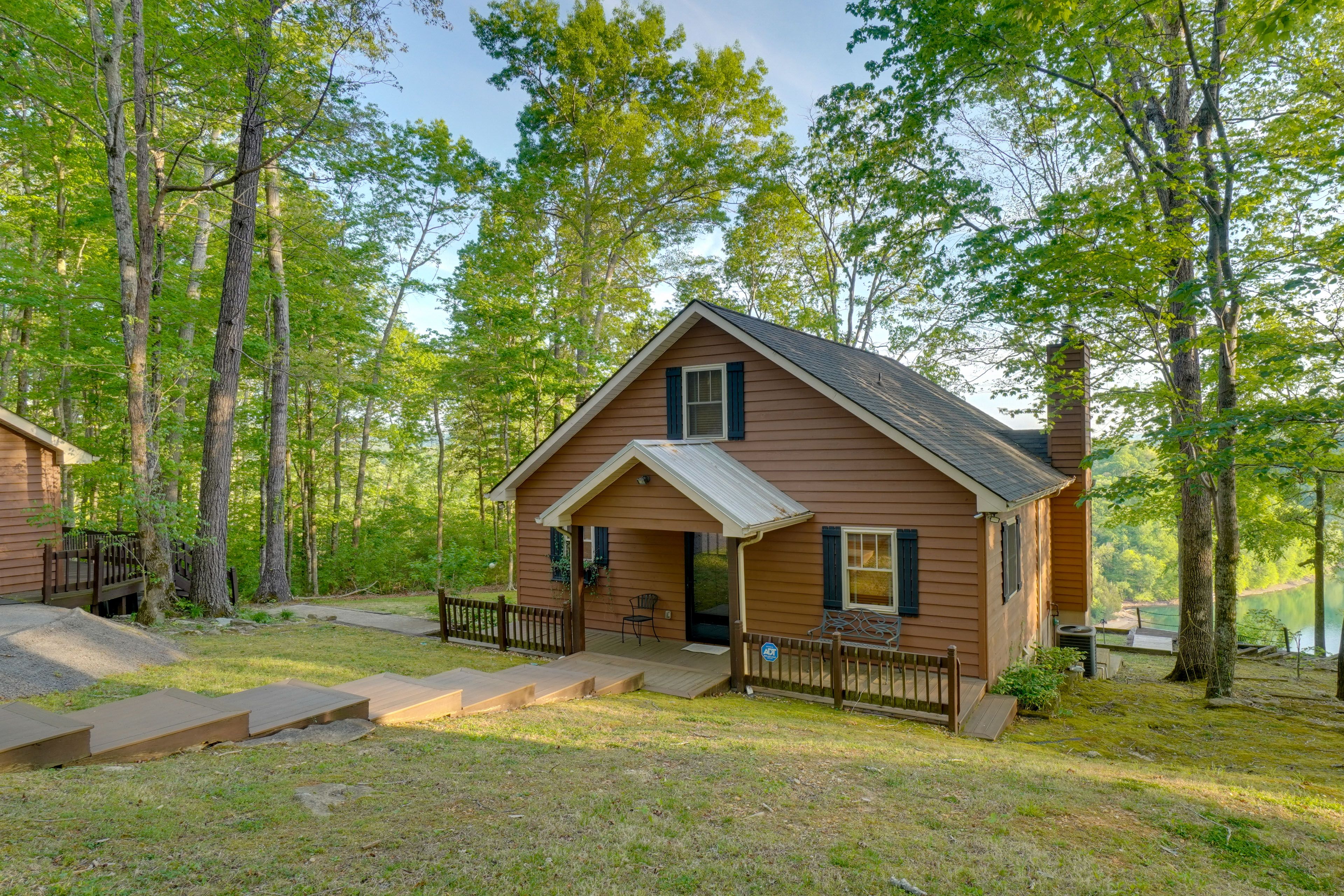 Property Exterior | 2-Story Cottage