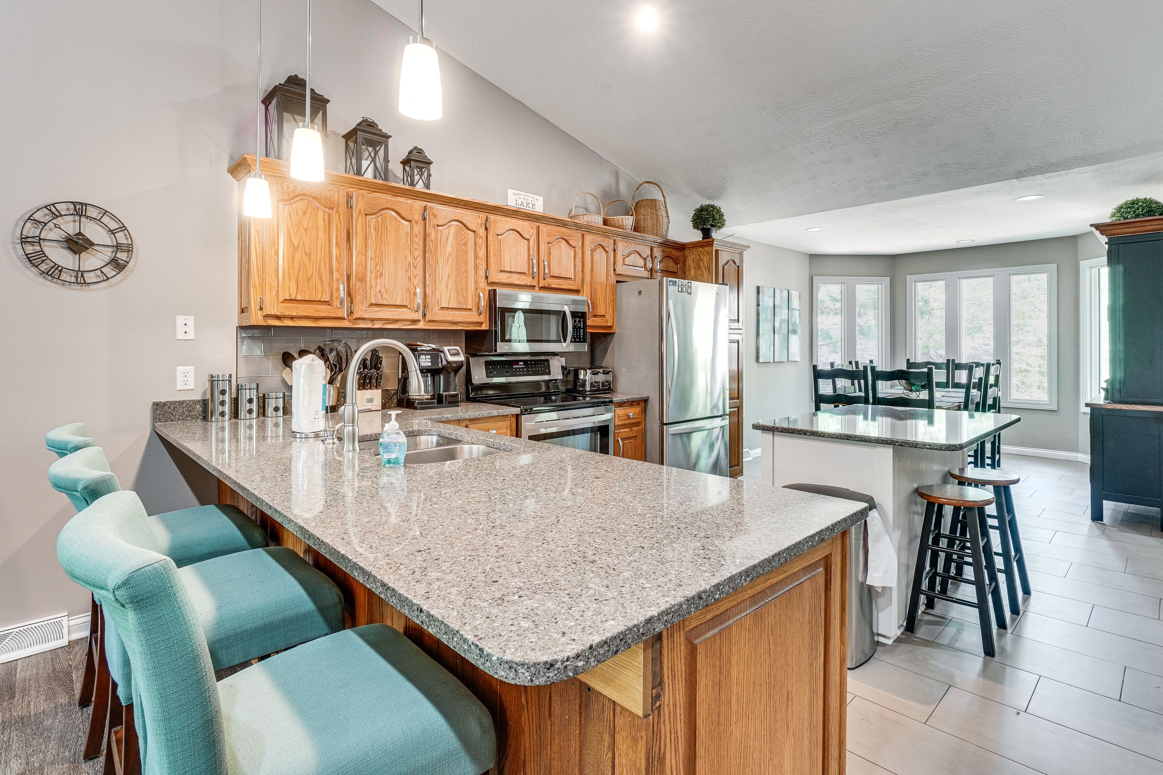 Kitchen | Main Level