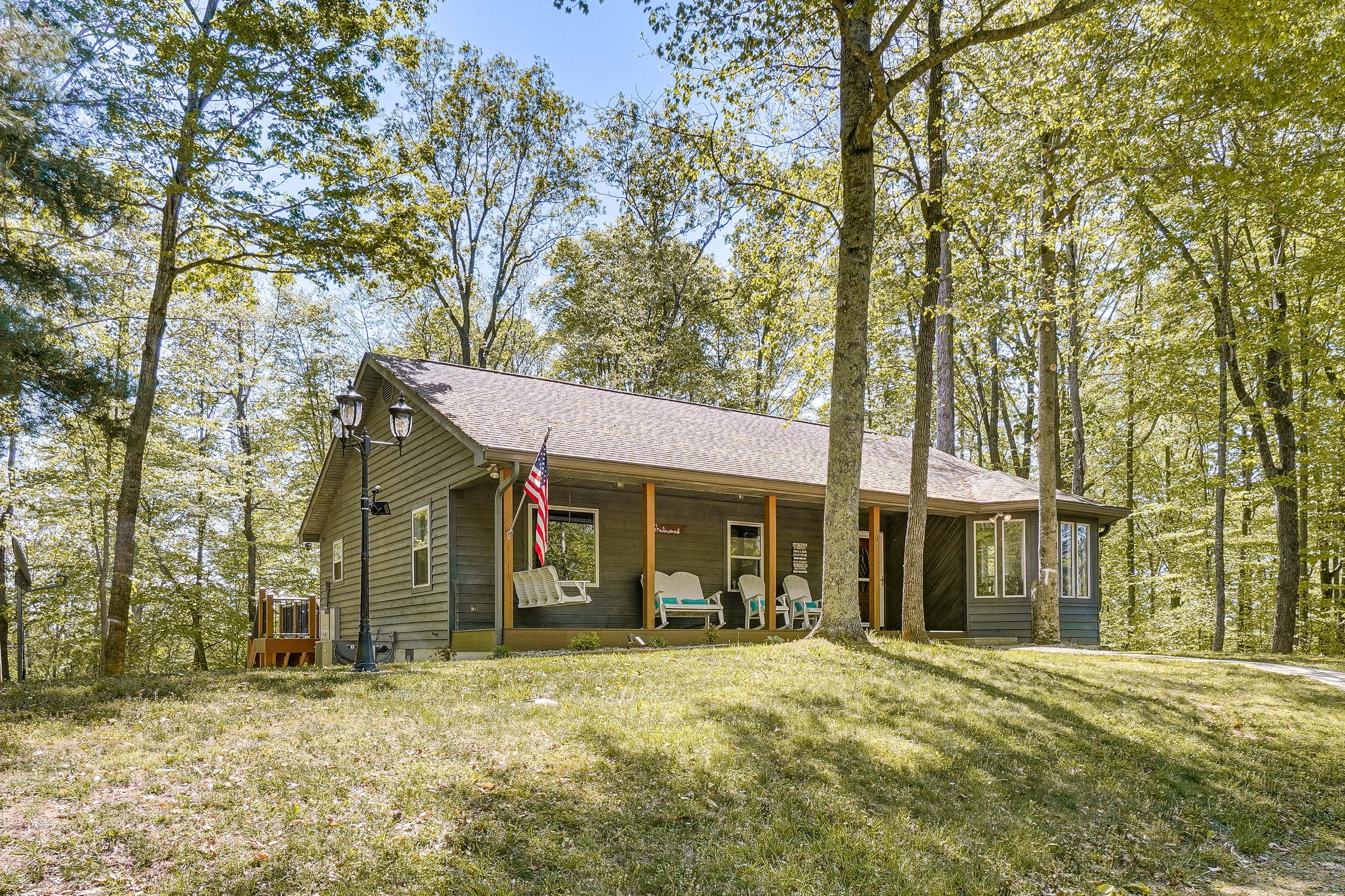 Parking | Gravel Driveway (4 Vehicles) | Boat/Trailer Parking Available