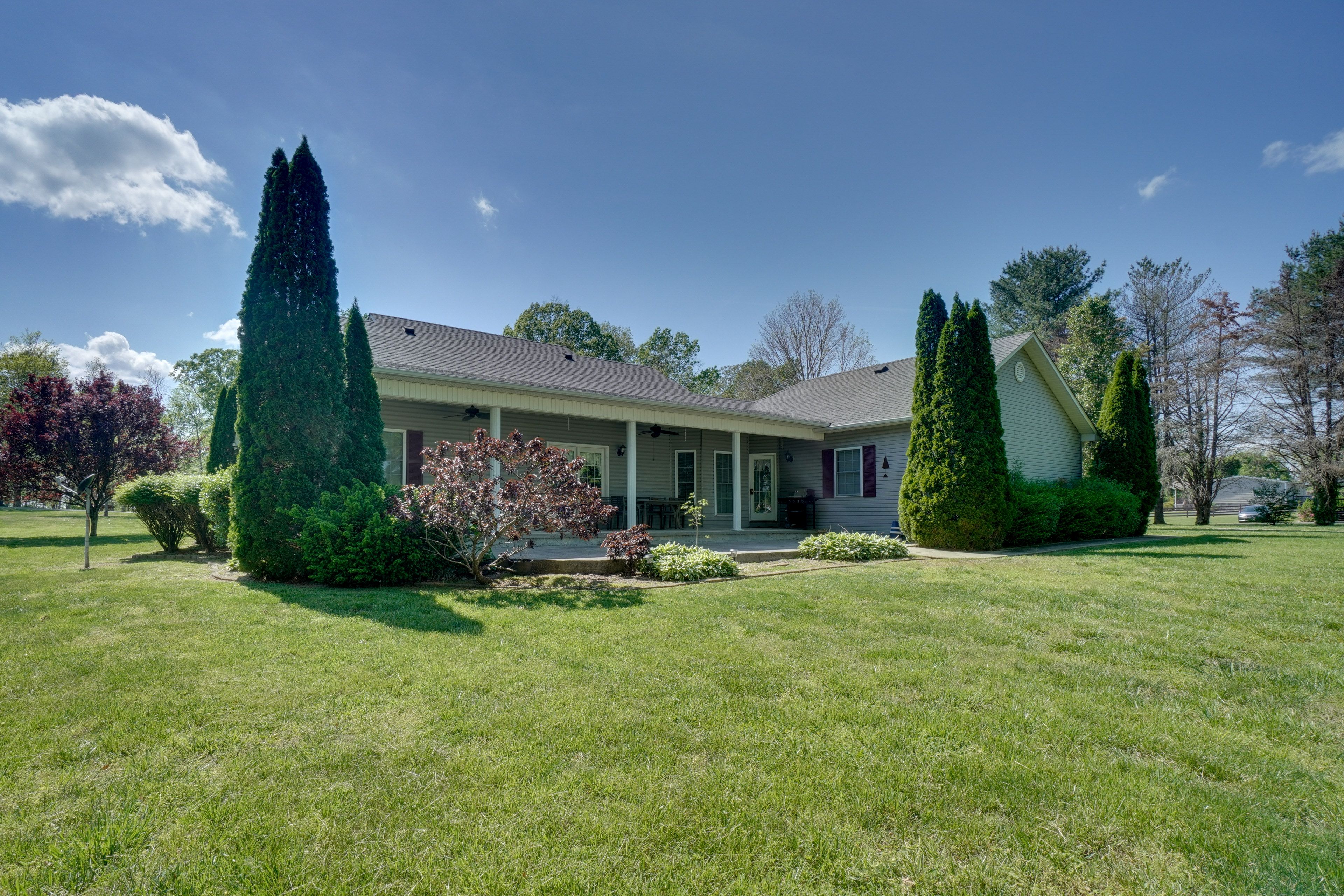 Byrdstown Vacation Rental | 3BR | 2.5BA | 2,080 Sq Ft