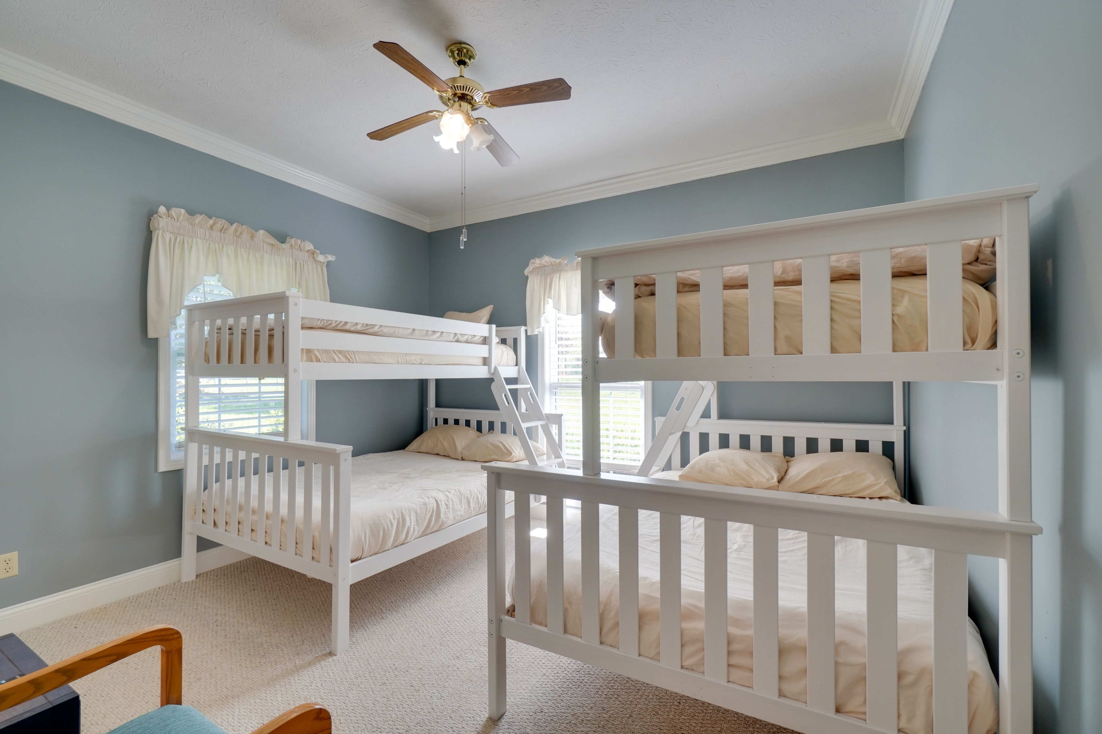 Bedroom 2 | 2 Bunk Beds (Twin/Queen)