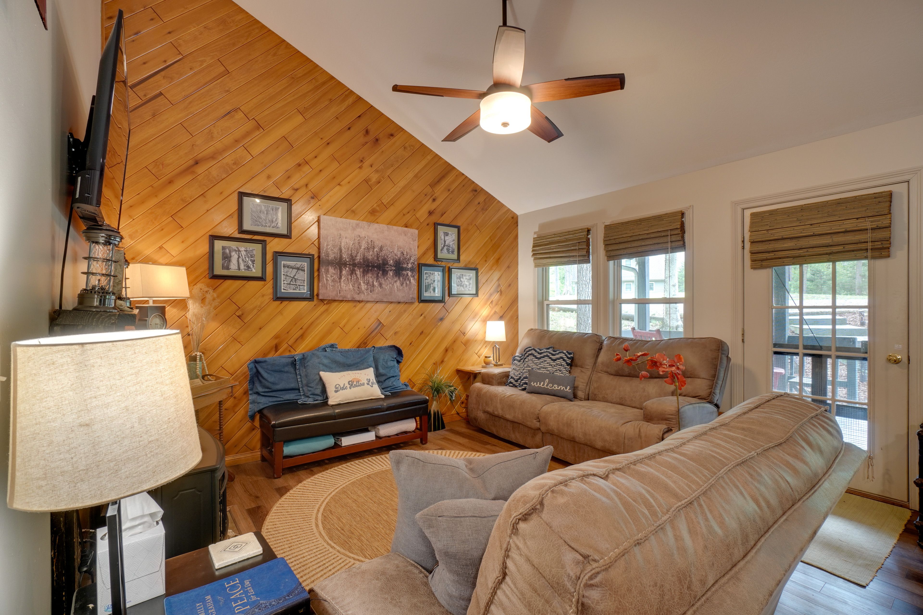 Living Room | Full Sleeper Sofa