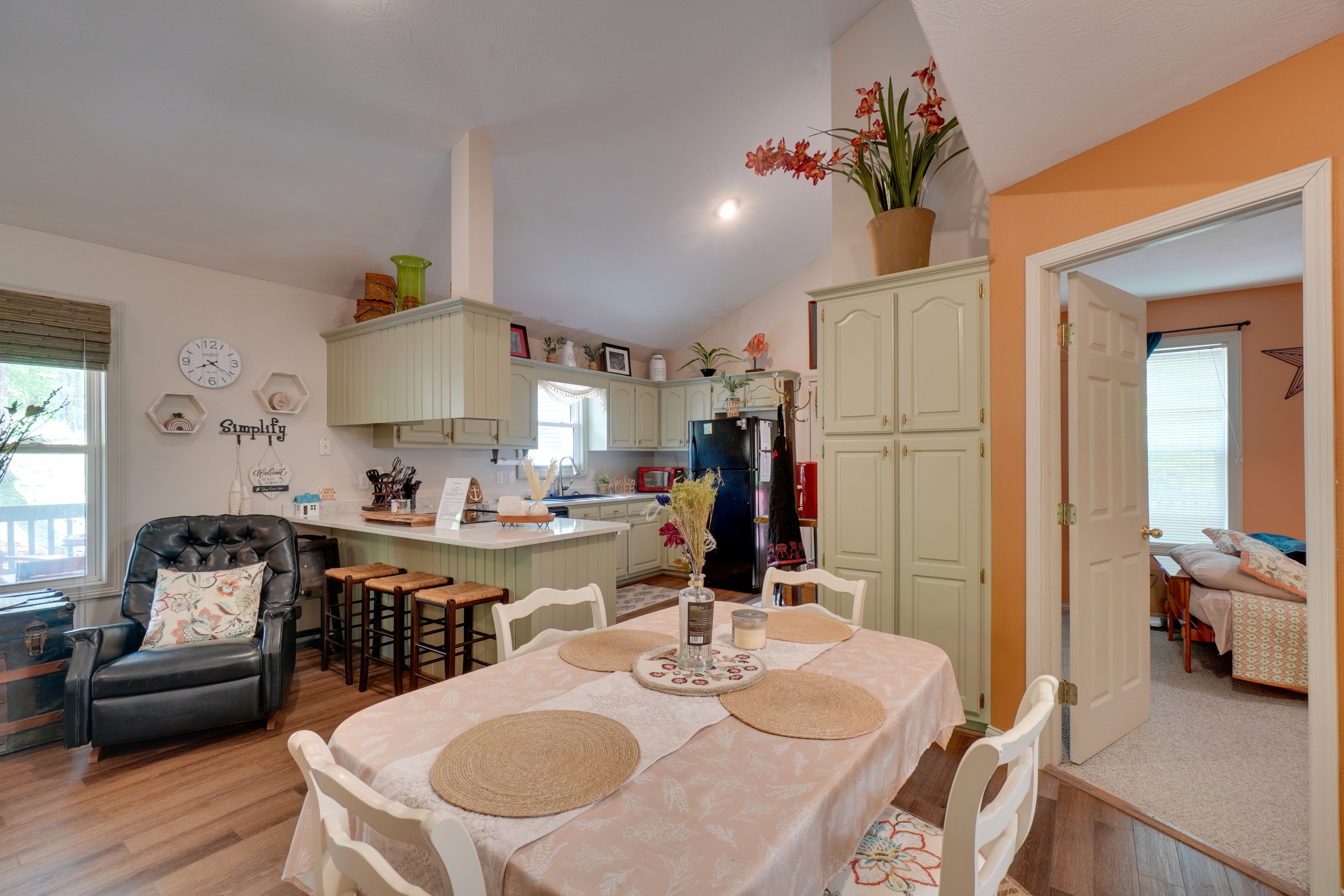 Kitchen | Dining Area