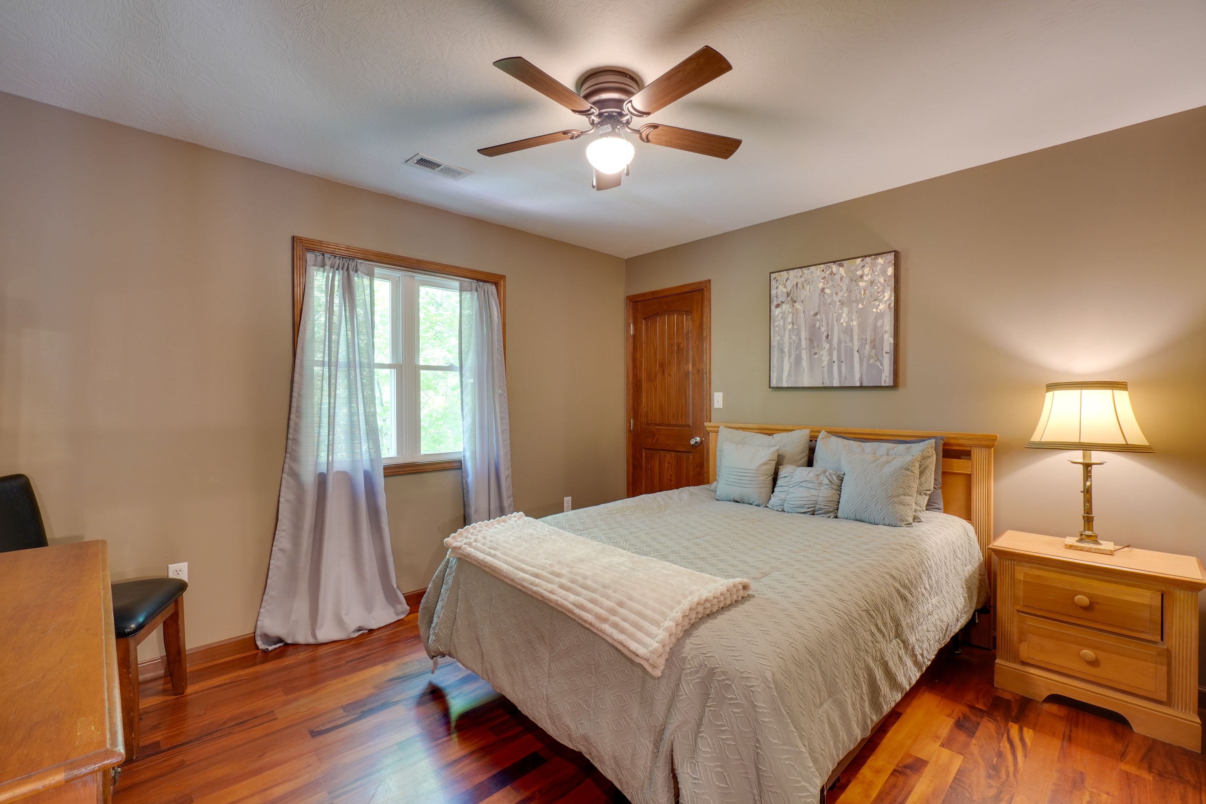 Bedroom 2 | Queen Bed | 2nd Floor